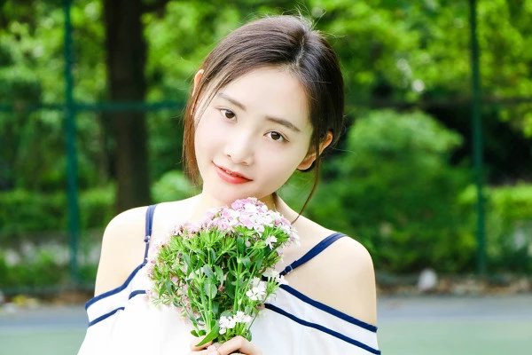 操场的等待_美女图片网_性感美女图片_高清性感清纯妹子写真_94零社区 校园美女-第20张