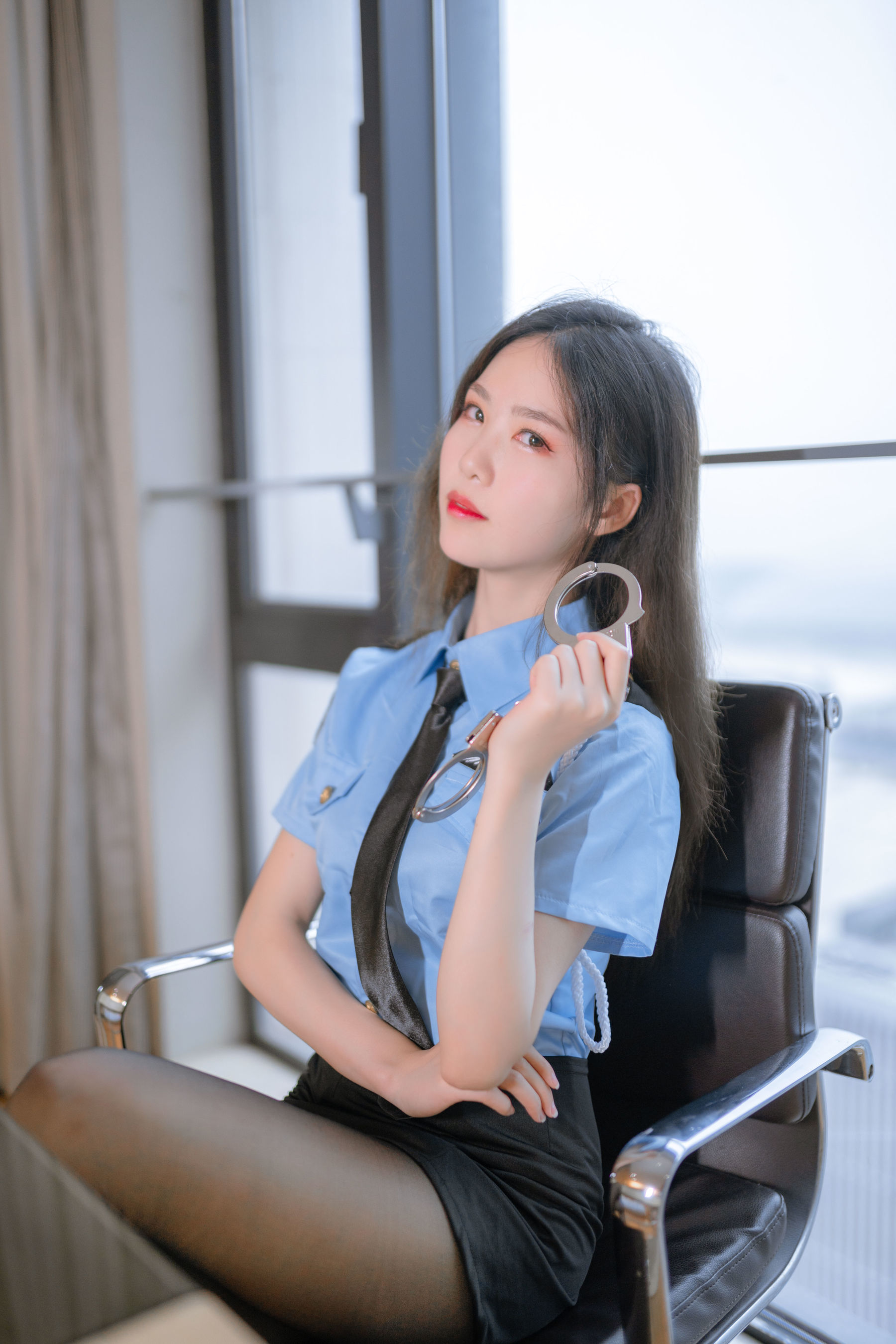 抖娘-利世图集 – 女警 微密圈-第3张