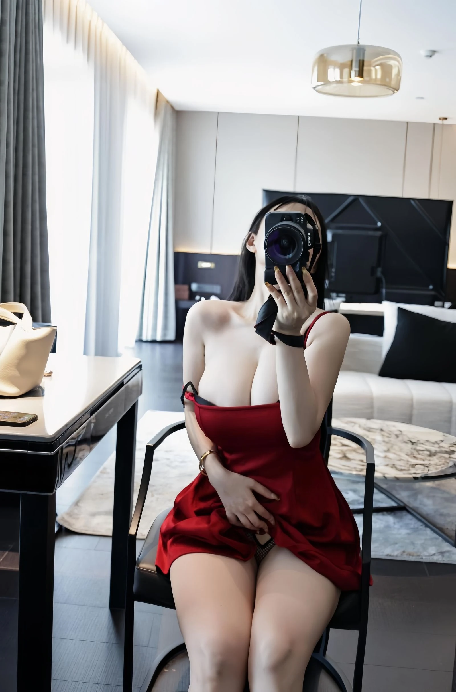 左公子666 – 难以抗拒的红色包臀 微密圈-第1张