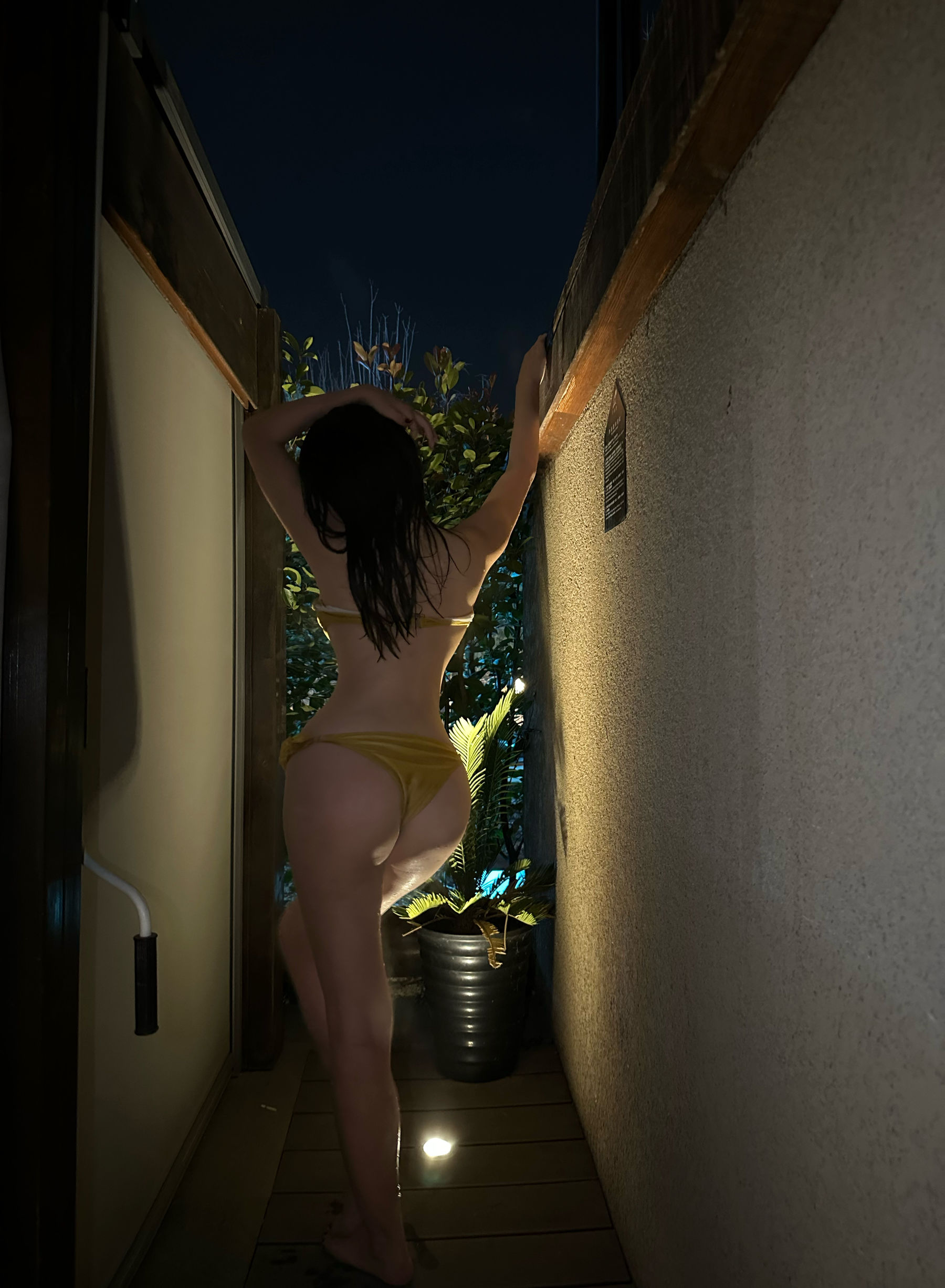 奶宝妹纸 – 深夜游泳池 微密圈-第24张