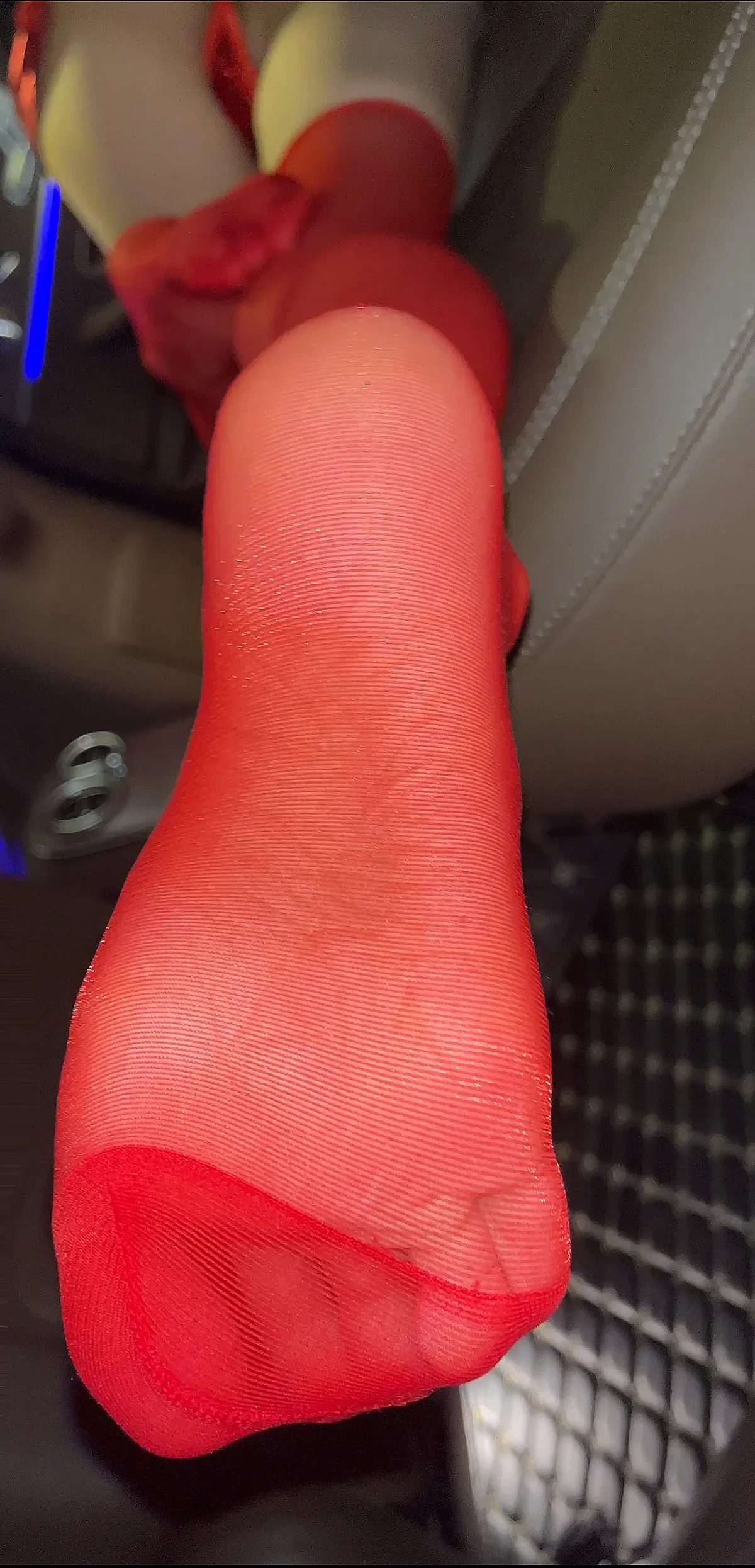女刺客 – 奔驰车内的红色情趣 微密圈-第5张