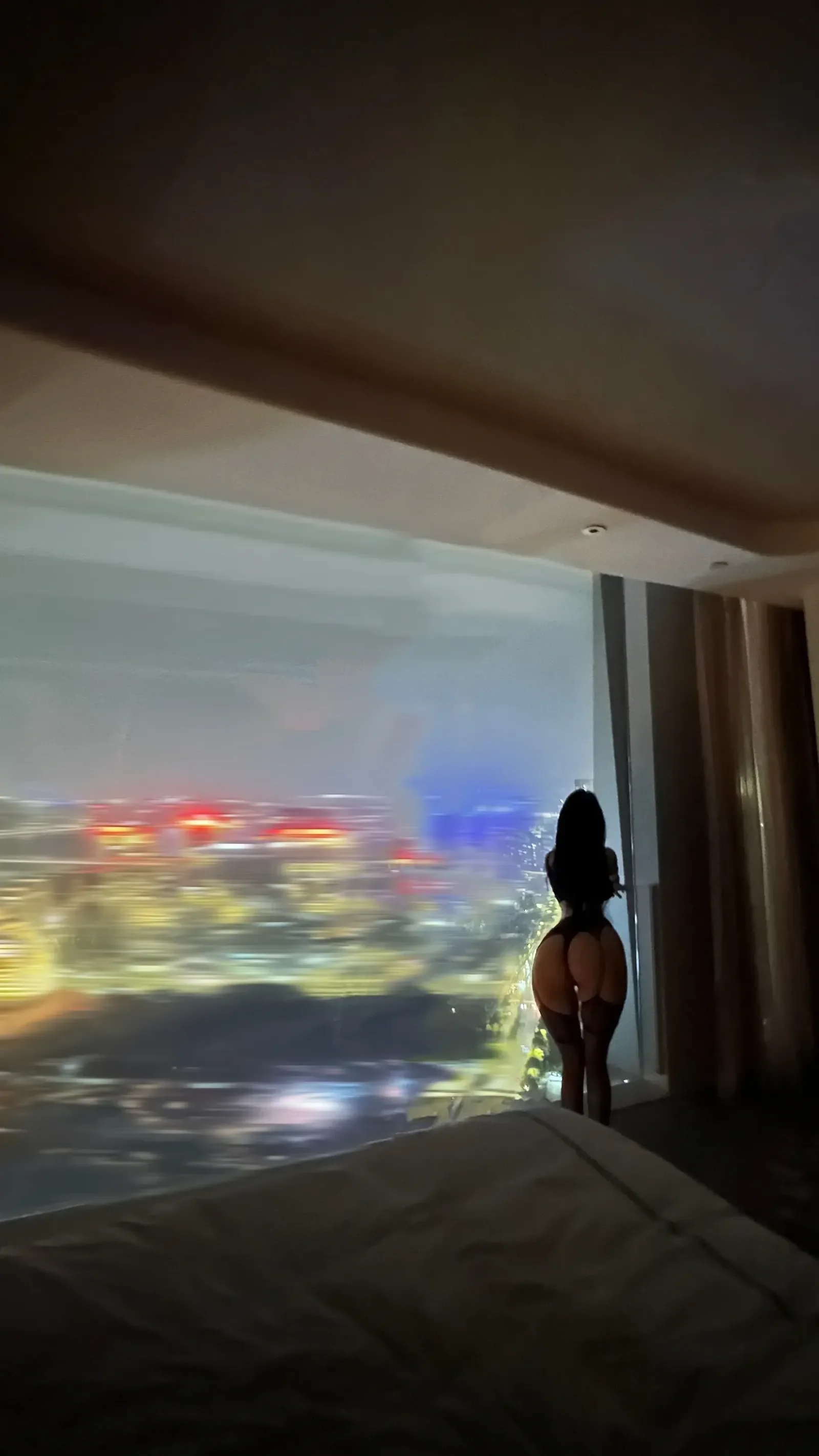 俏妞qiaoniuTT – 吊带袜 微密圈-第4张