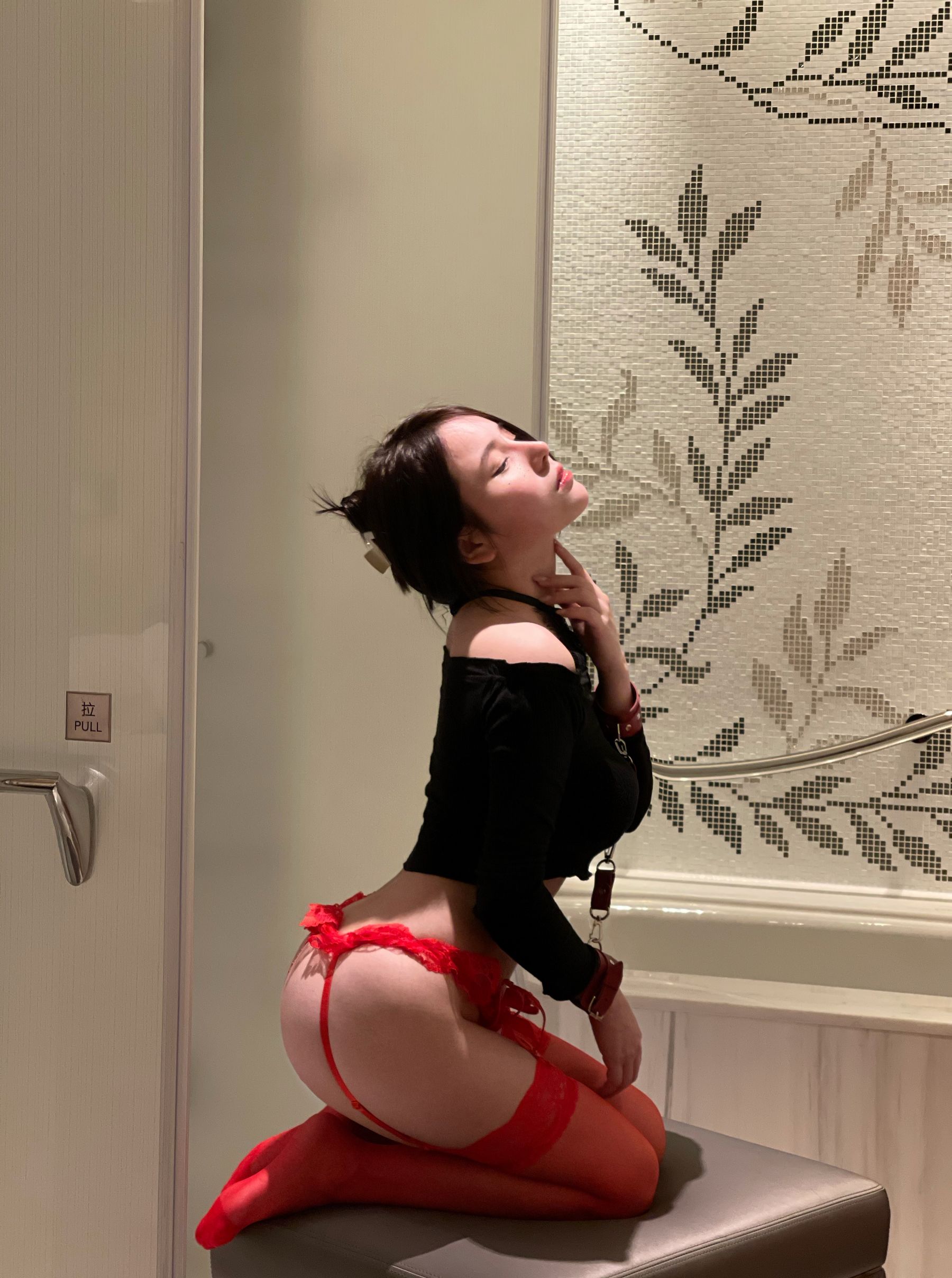 奔跑的晶骡儿 – 红色吊带丝袜 微密圈-第6张