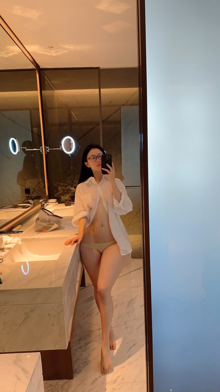 俏妞qiaoniuTT – 男友衬衫 微密圈-第9张