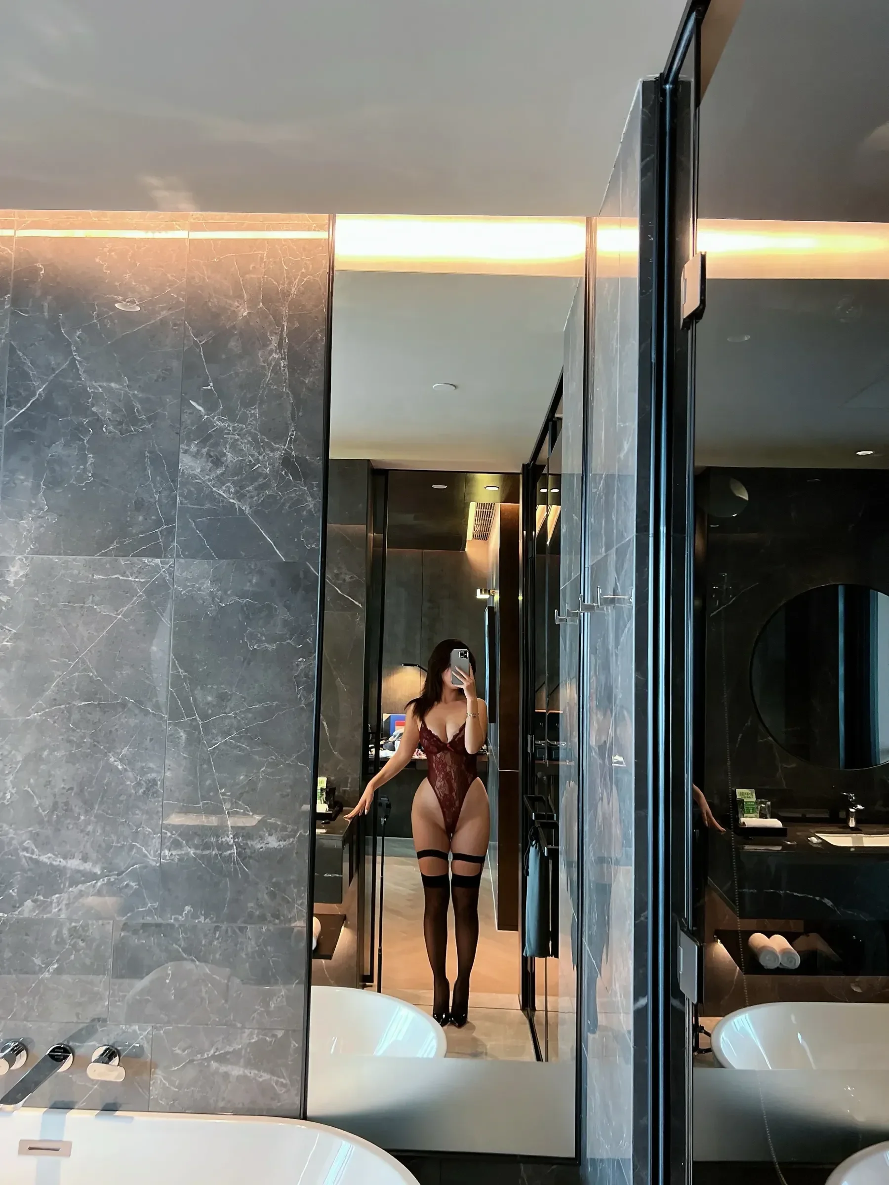陈大小姐 – 紫色束身衣撩人的很 微密圈-第4张