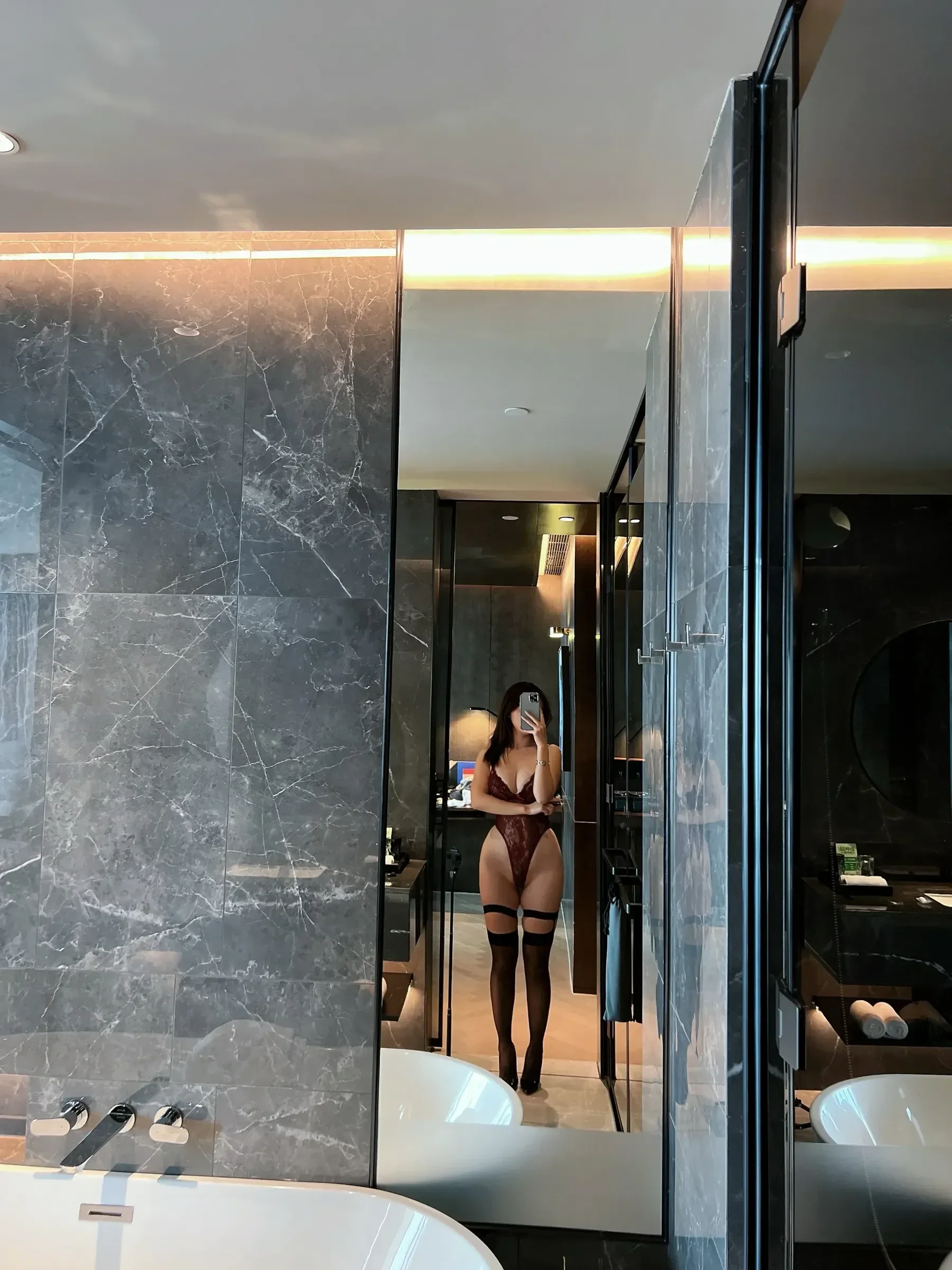 陈大小姐 – 紫色束身衣撩人的很 微密圈-第5张