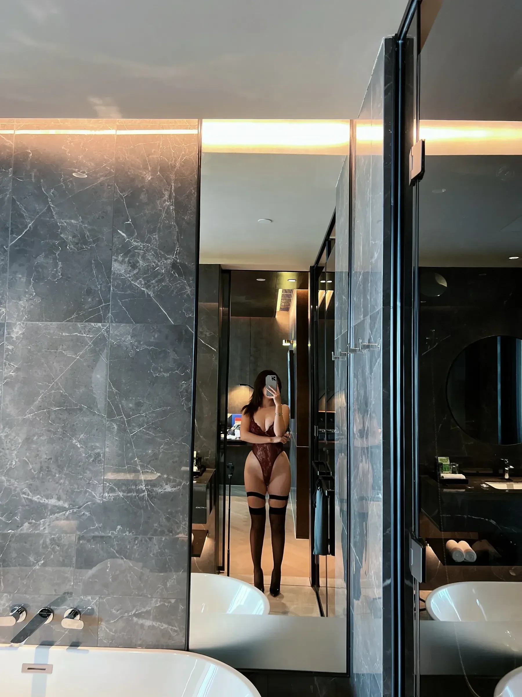 陈大小姐 – 紫色束身衣撩人的很 微密圈-第3张