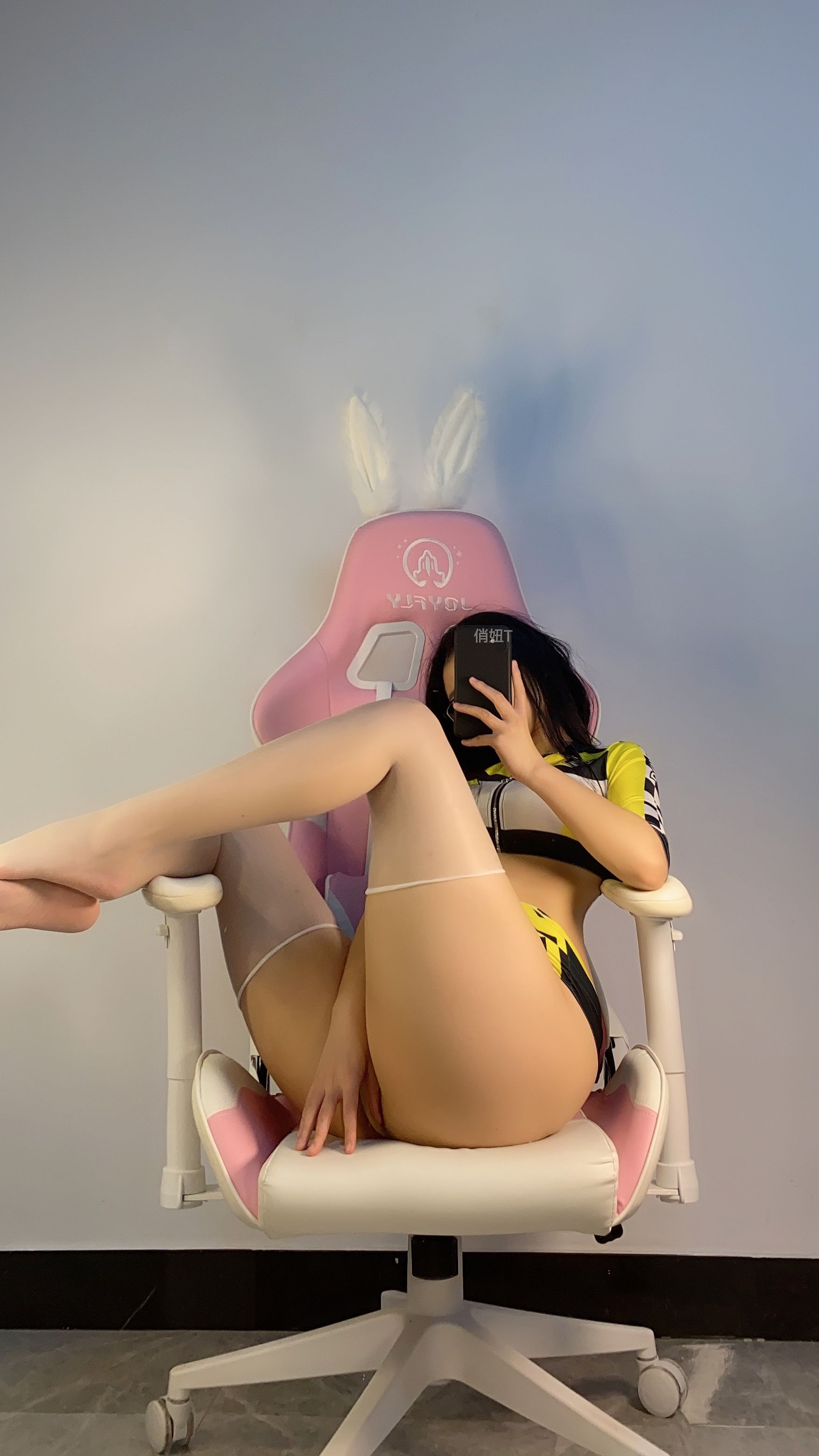 俏妞qiaoniuTT – 飙车选手 微密圈-第18张
