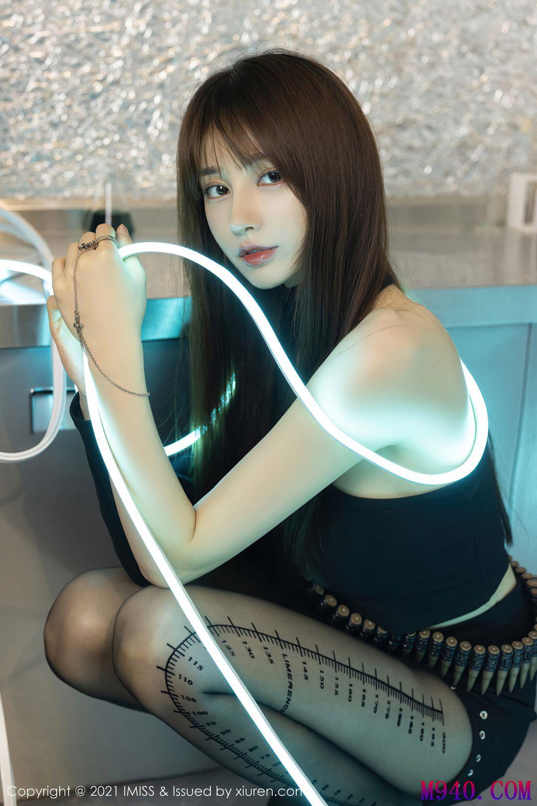 [IMiss爱蜜社] 2021.08.05 VOL.621 Lynn刘奕宁 [33P-331MB]