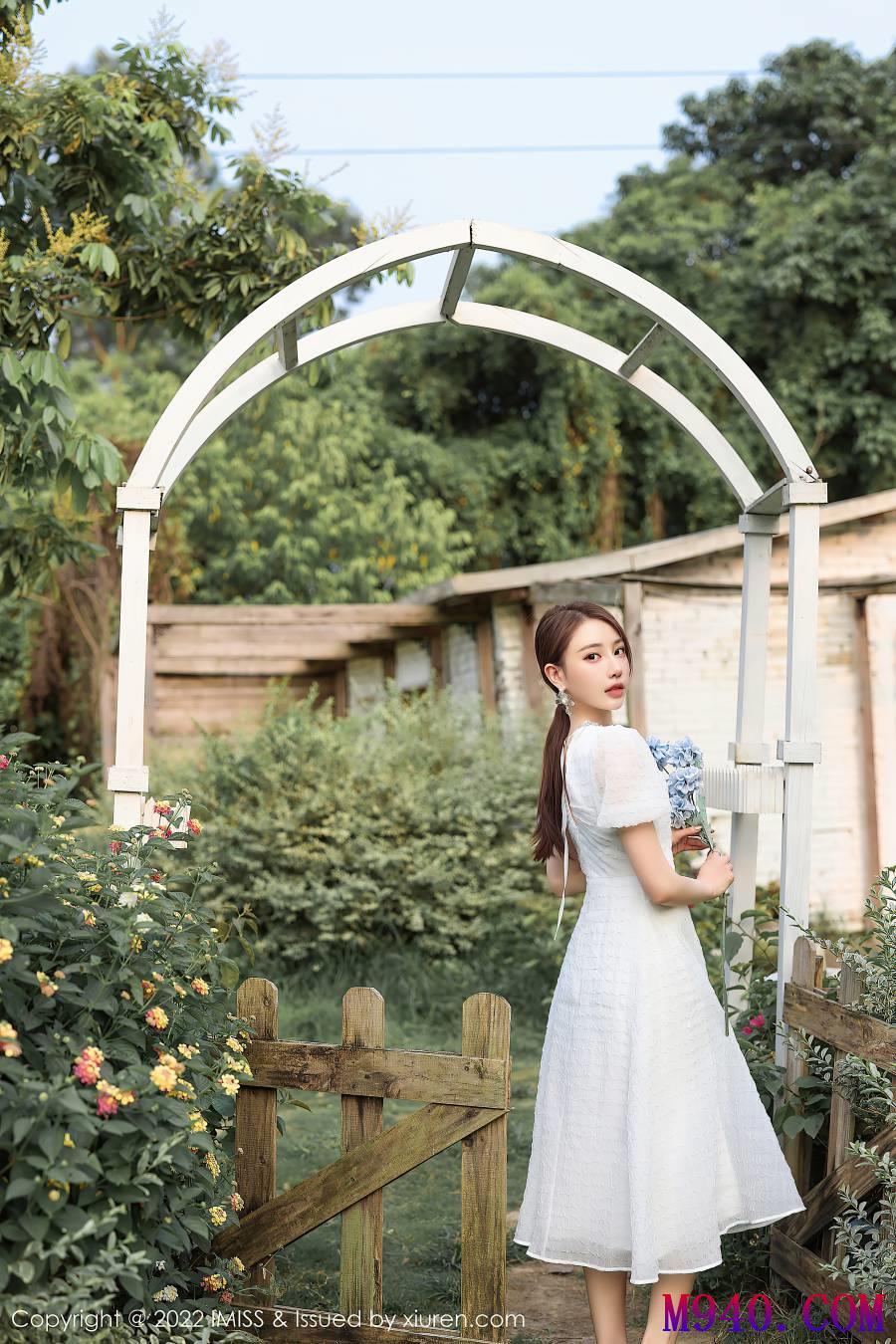 [IMiss爱蜜社] 2022.05.17 VOL.682 Lynn刘奕宁 [24P-306MB]