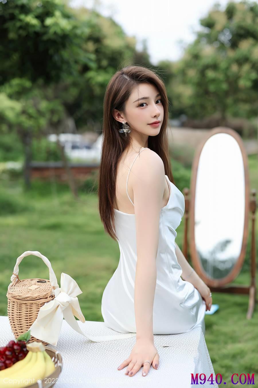 [IMiss爱蜜社] 2022.05.17 VOL.682 Lynn刘奕宁 [24P-306MB]