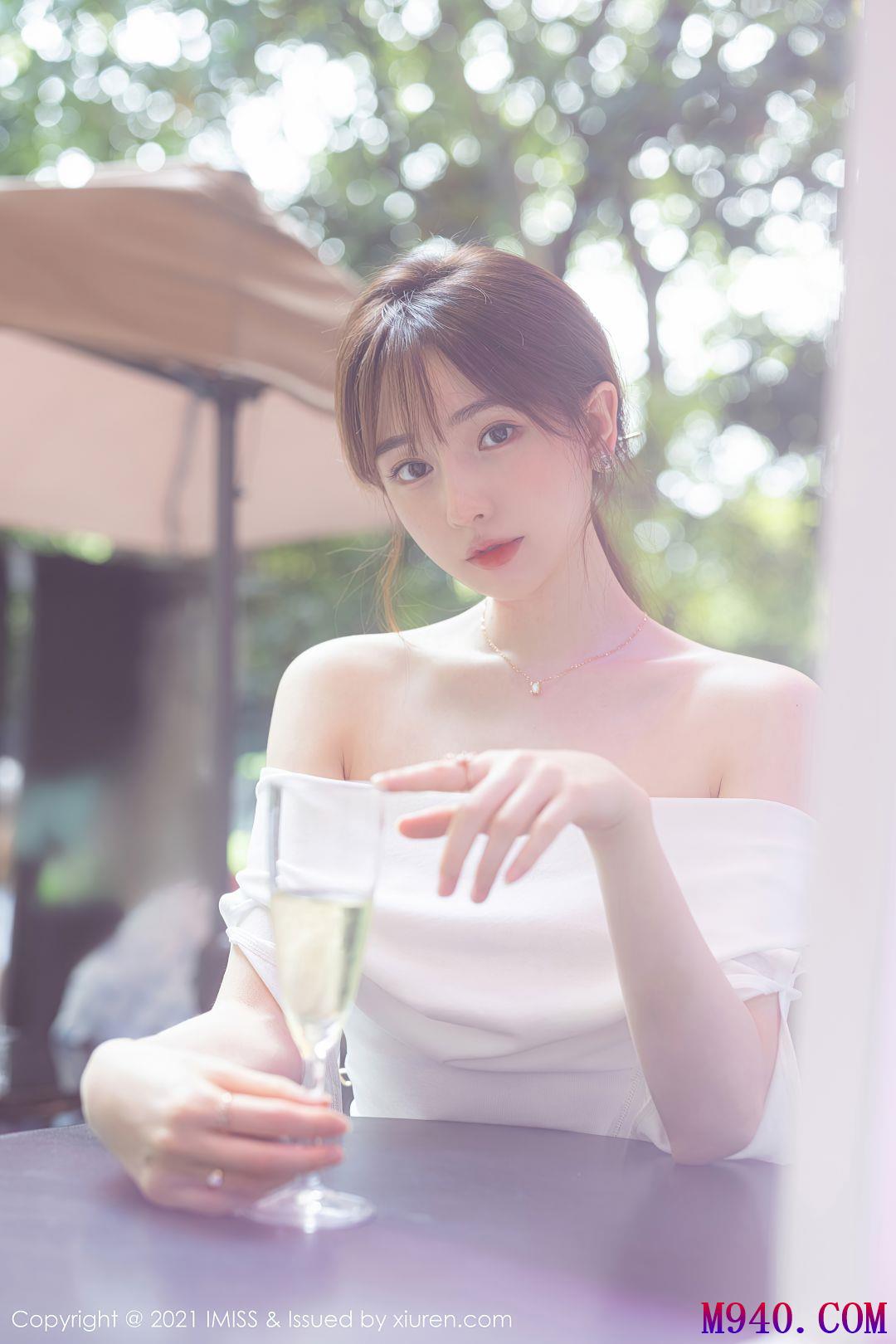 [IMiss爱蜜社] 2021.08.05 VOL.621 Lynn刘奕宁 [33P-331MB]