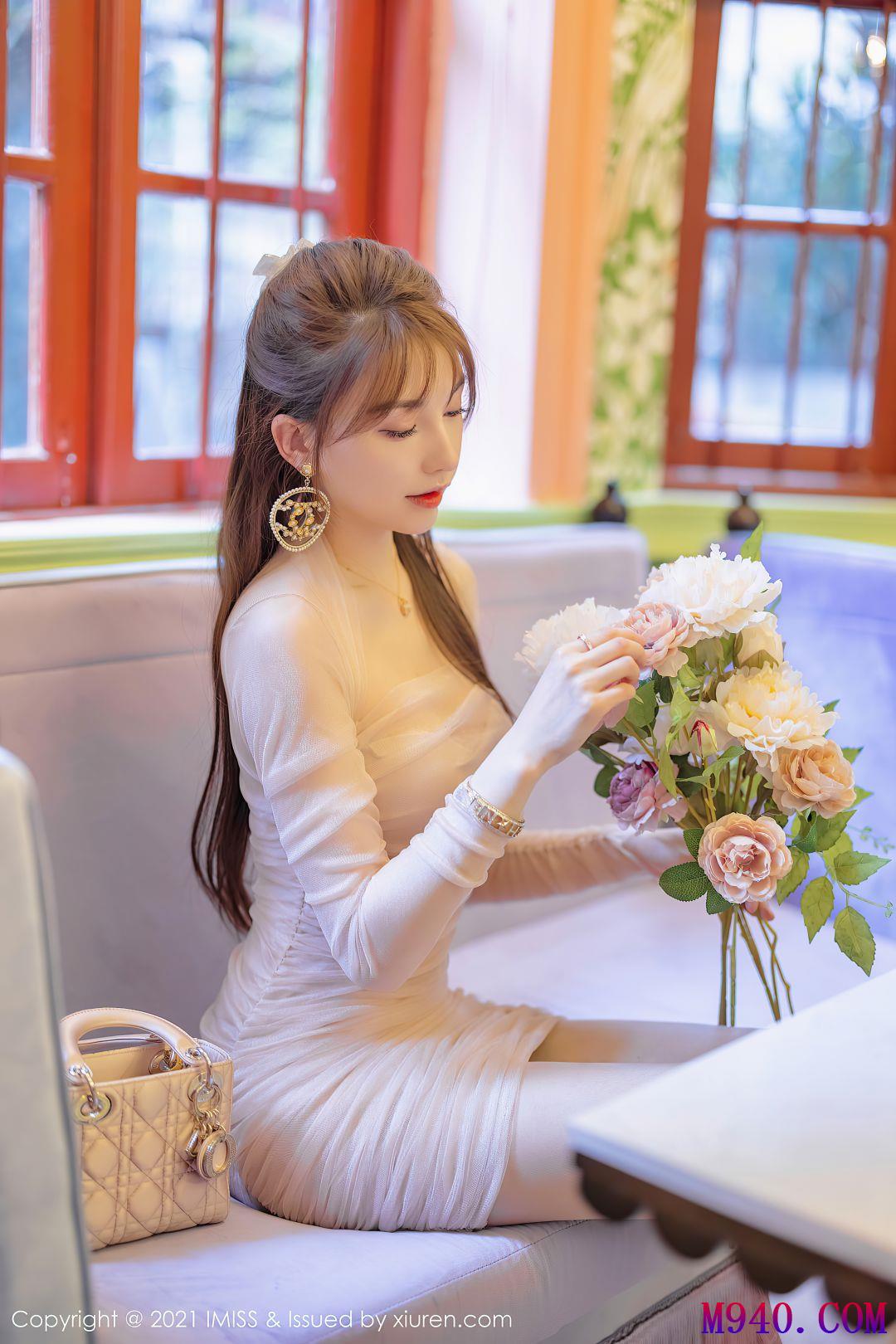 [IMISS爱蜜社] 2021.04.29 VOL.586 Lynn刘奕宁 [38P-403MB]