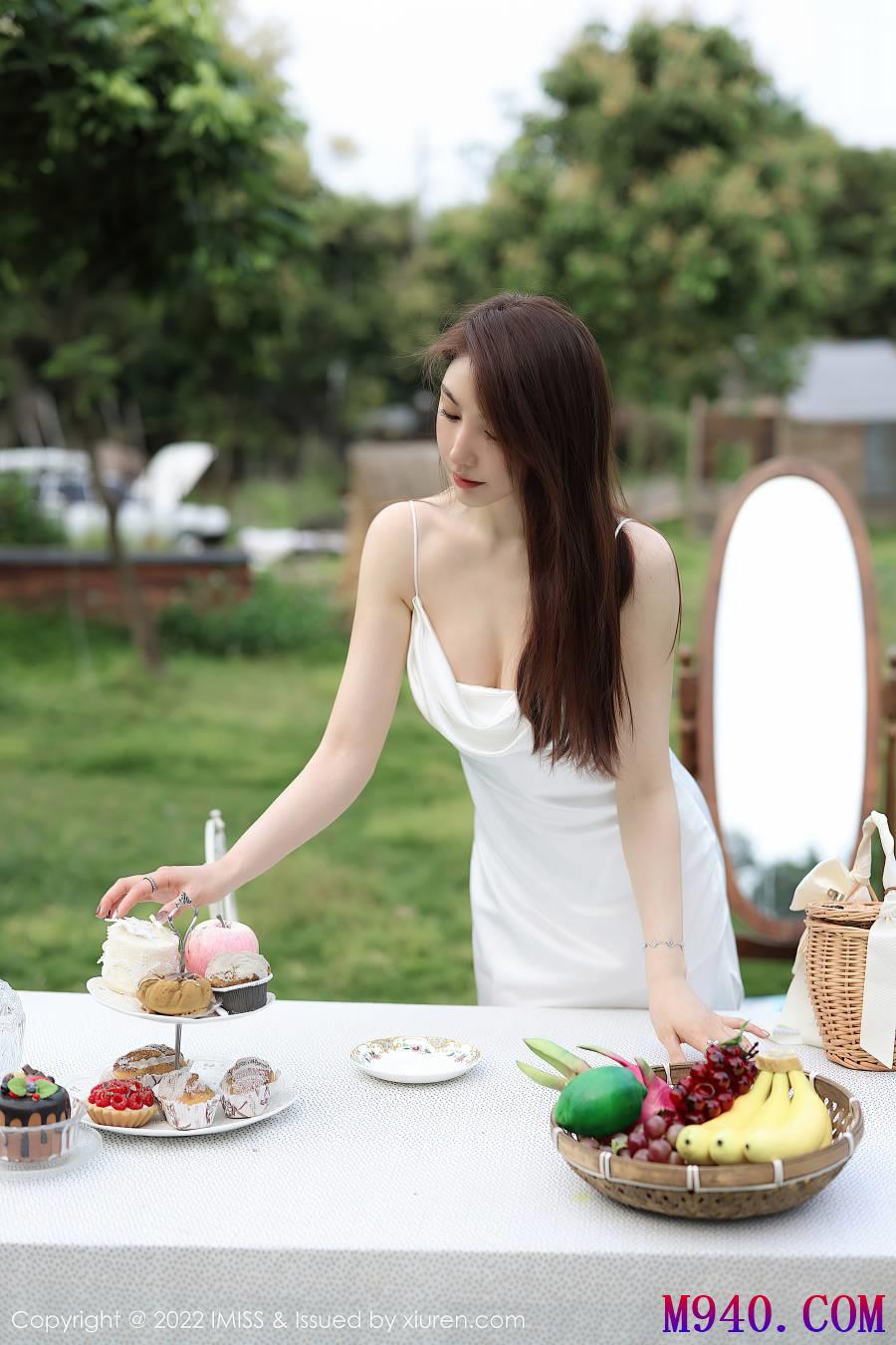 [IMiss爱蜜社] 2022.05.17 VOL.682 Lynn刘奕宁 [24P-306MB]