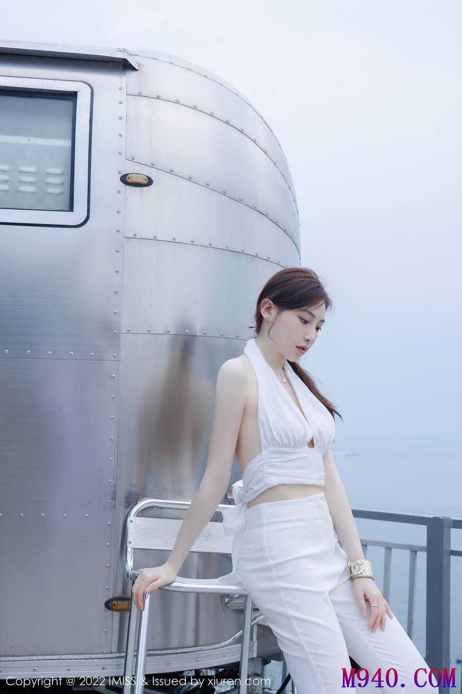 [IMiss爱蜜社] 2022.11.07 VOL.706 Lynn刘奕宁 [41P-403MB]