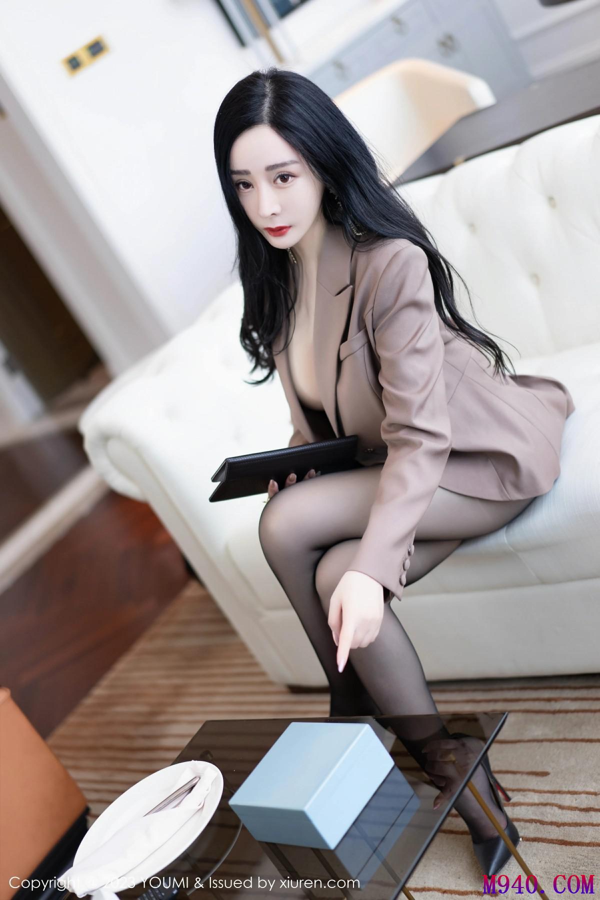 [YouMi尤蜜荟] 2023.06.12 VOL.950 允爾 [73P-590MB]