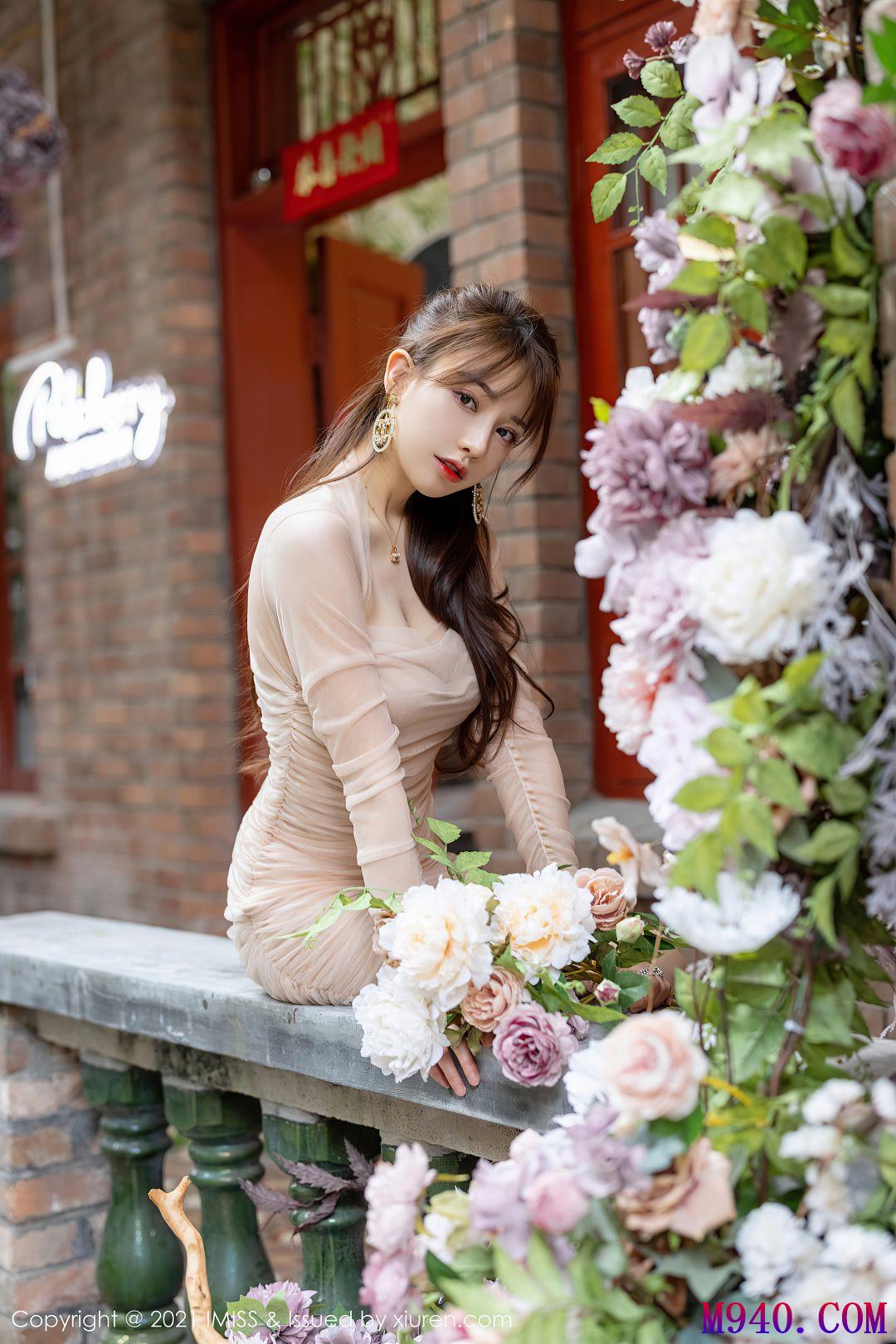 [IMISS爱蜜社] 2021.04.29 VOL.586 Lynn刘奕宁 [38P-403MB]