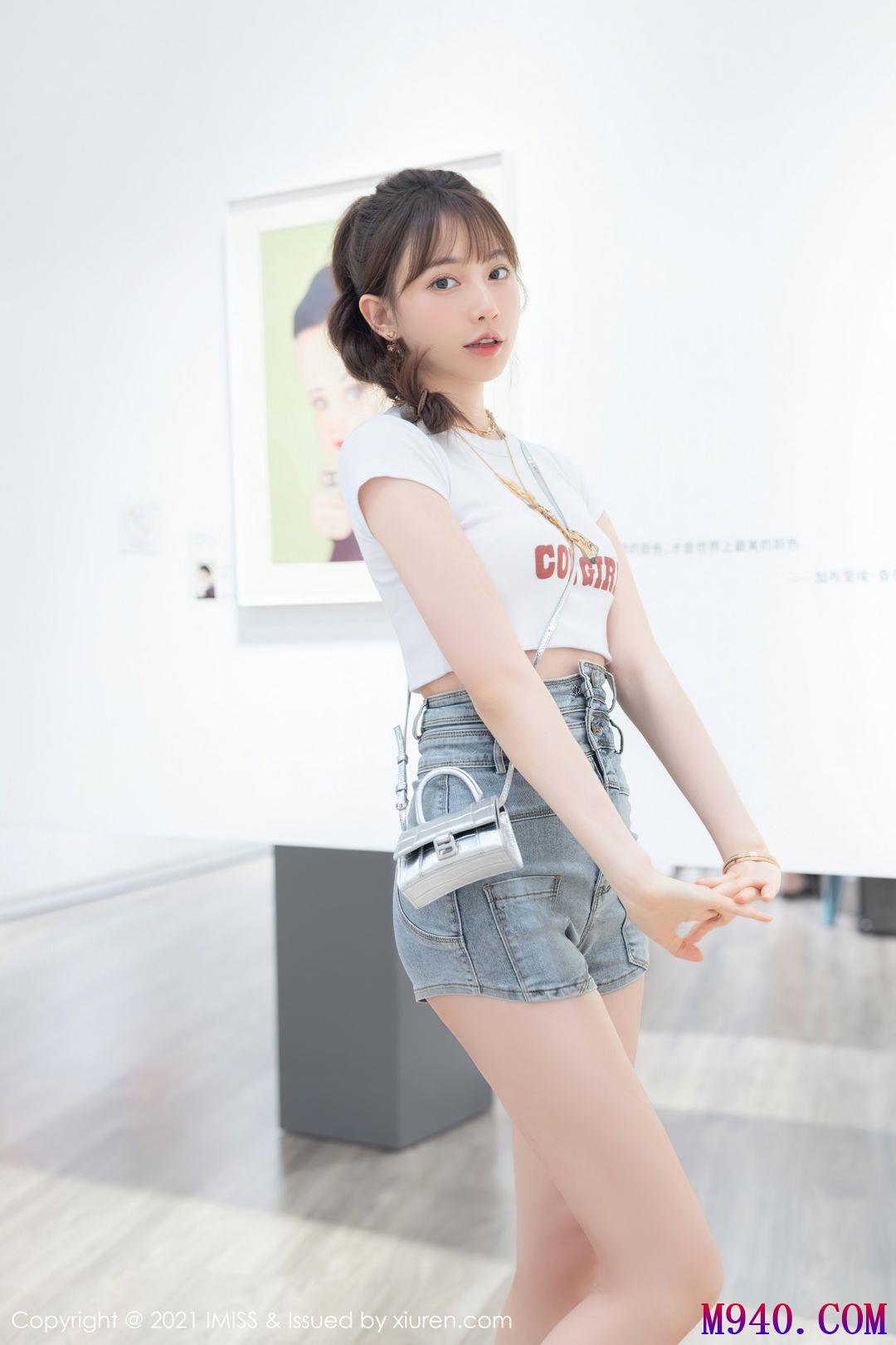 [IMiss爱蜜社] 2021.10.09 VOL.636 Lynn刘奕宁 [25P-216MB]
