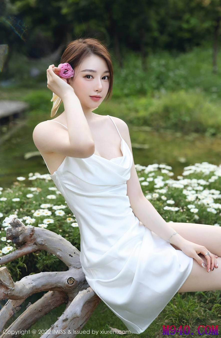 [IMiss爱蜜社] 2022.05.17 VOL.682 Lynn刘奕宁 [24P-306MB]