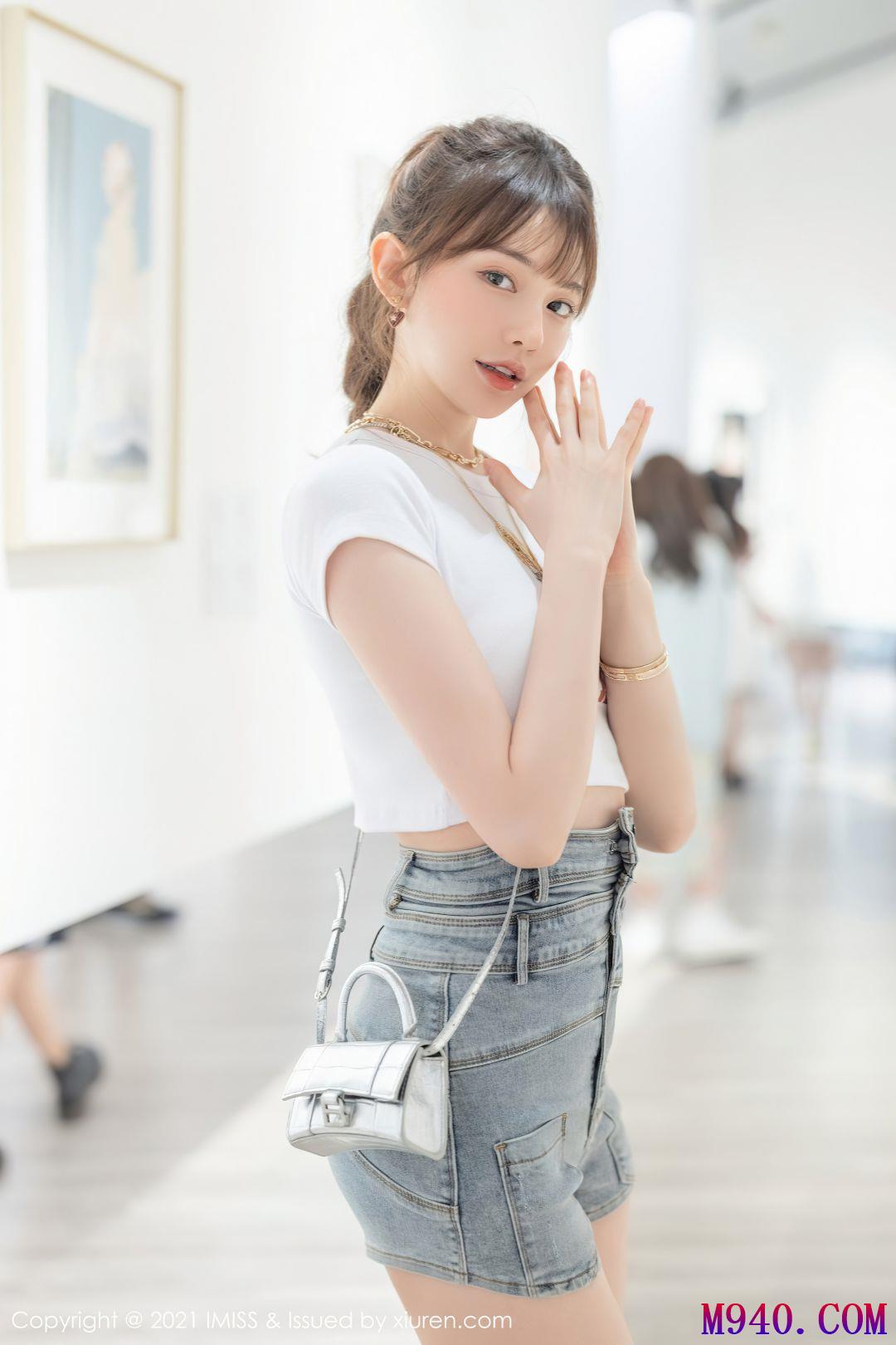 [IMiss爱蜜社] 2021.10.09 VOL.636 Lynn刘奕宁 [25P-216MB]
