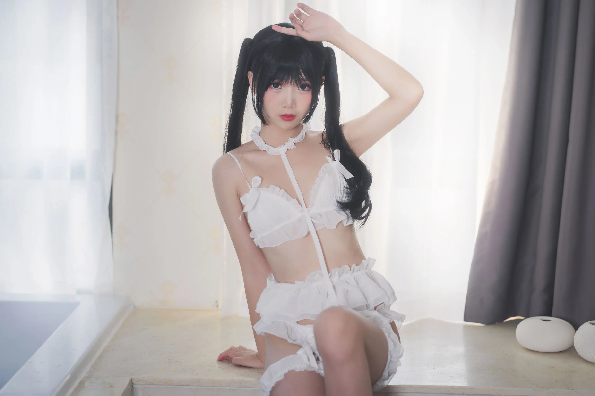 [萝莉COS] 面饼仙儿 - 脑内少女 白内衣 性感美女-第1张
