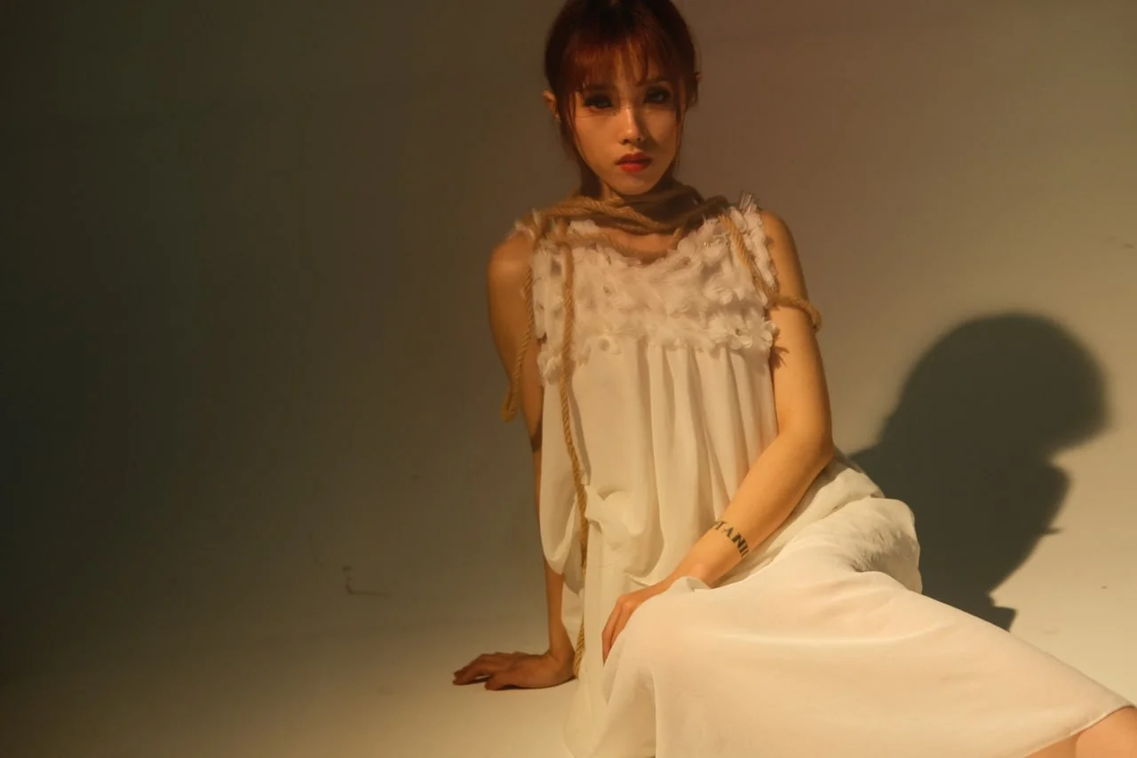 钛合金TiTi - 梦 性感美女-第1张