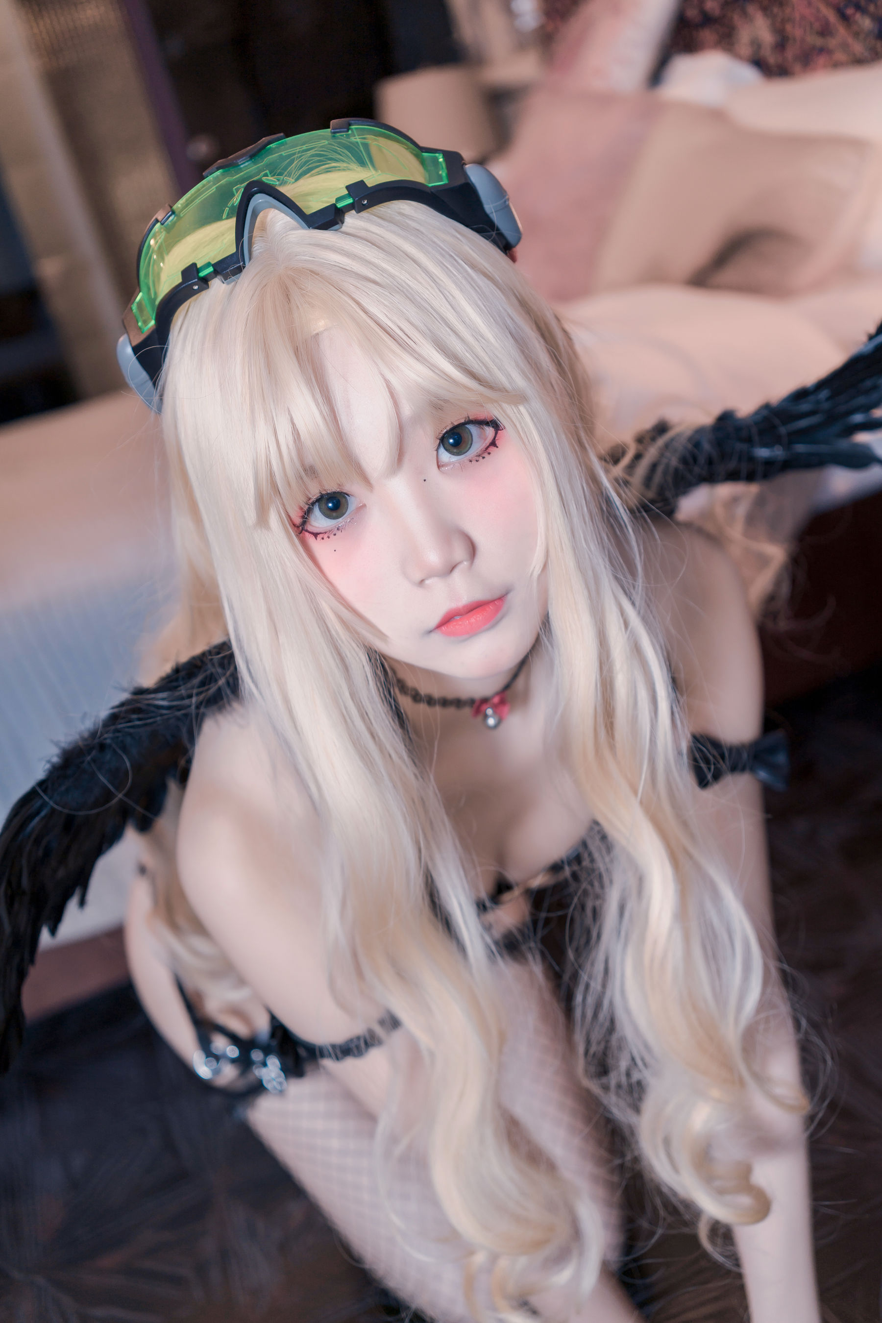 M940-[福利COS] 清纯少女五更百鬼 - 圣女 吊带黑丝 网红COS-第36张
