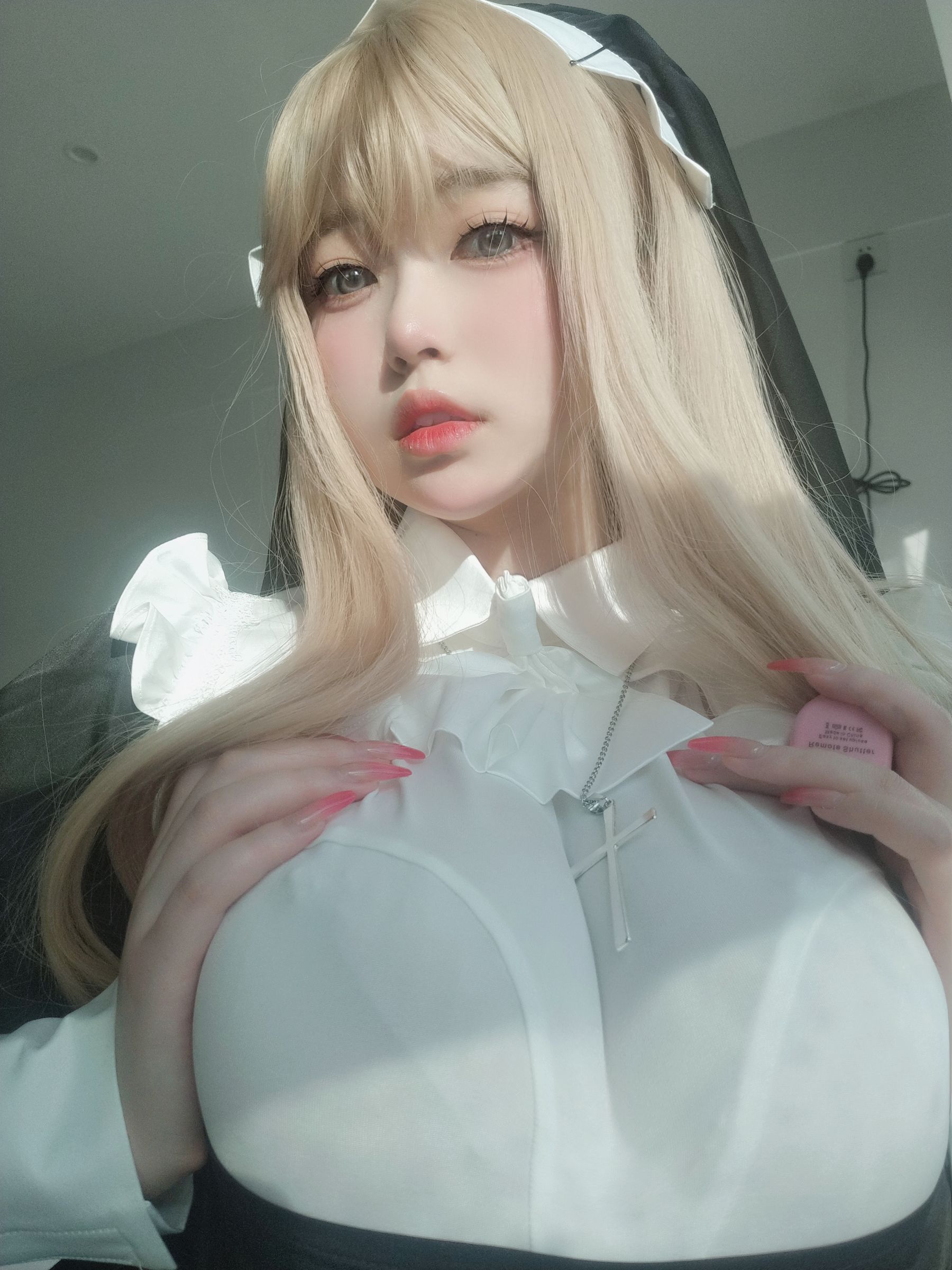 M940-[福利COS] 女主K - 修女 网红COS-第45张