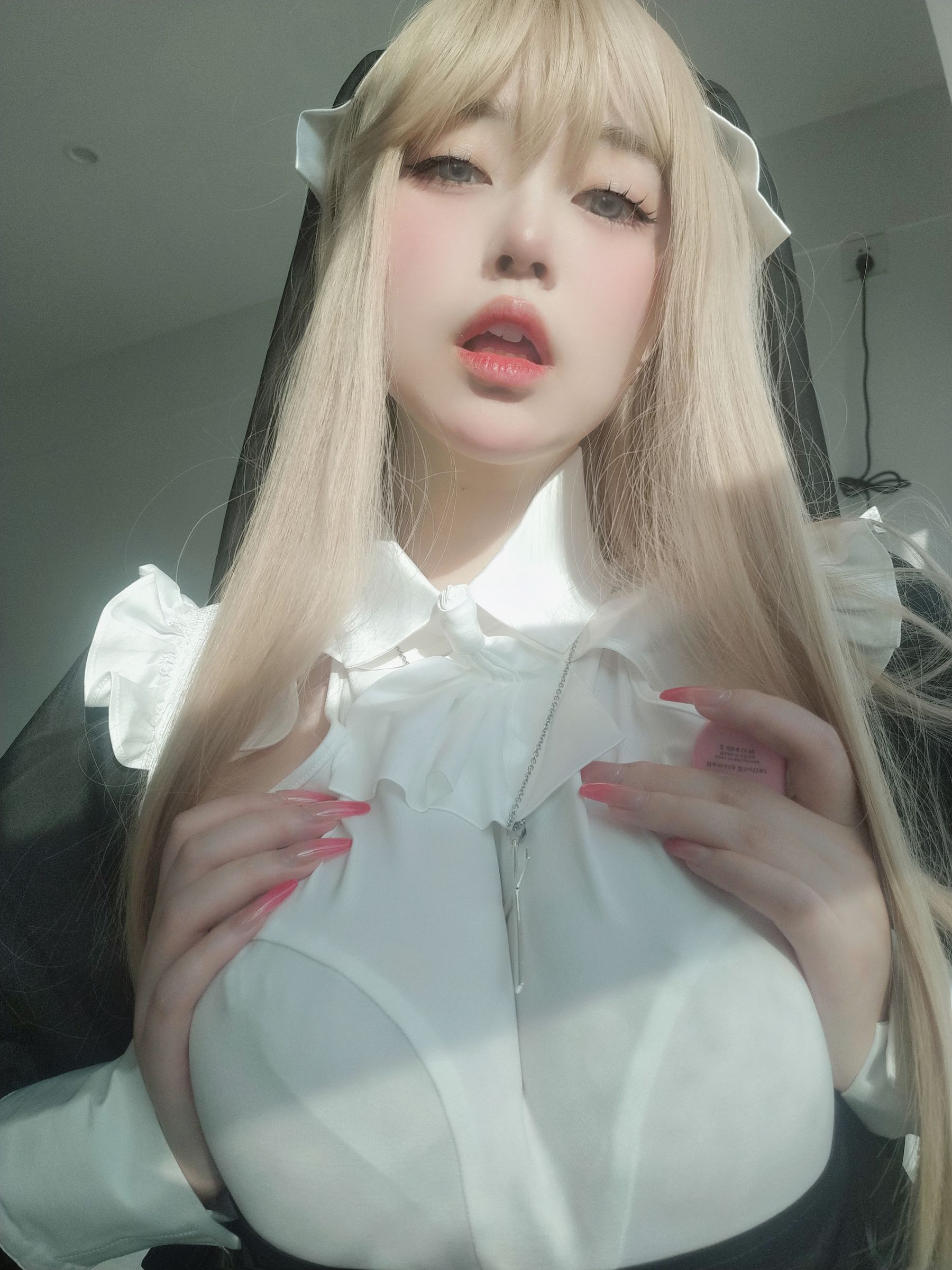 M940-[福利COS] 女主K - 修女 网红COS-第48张