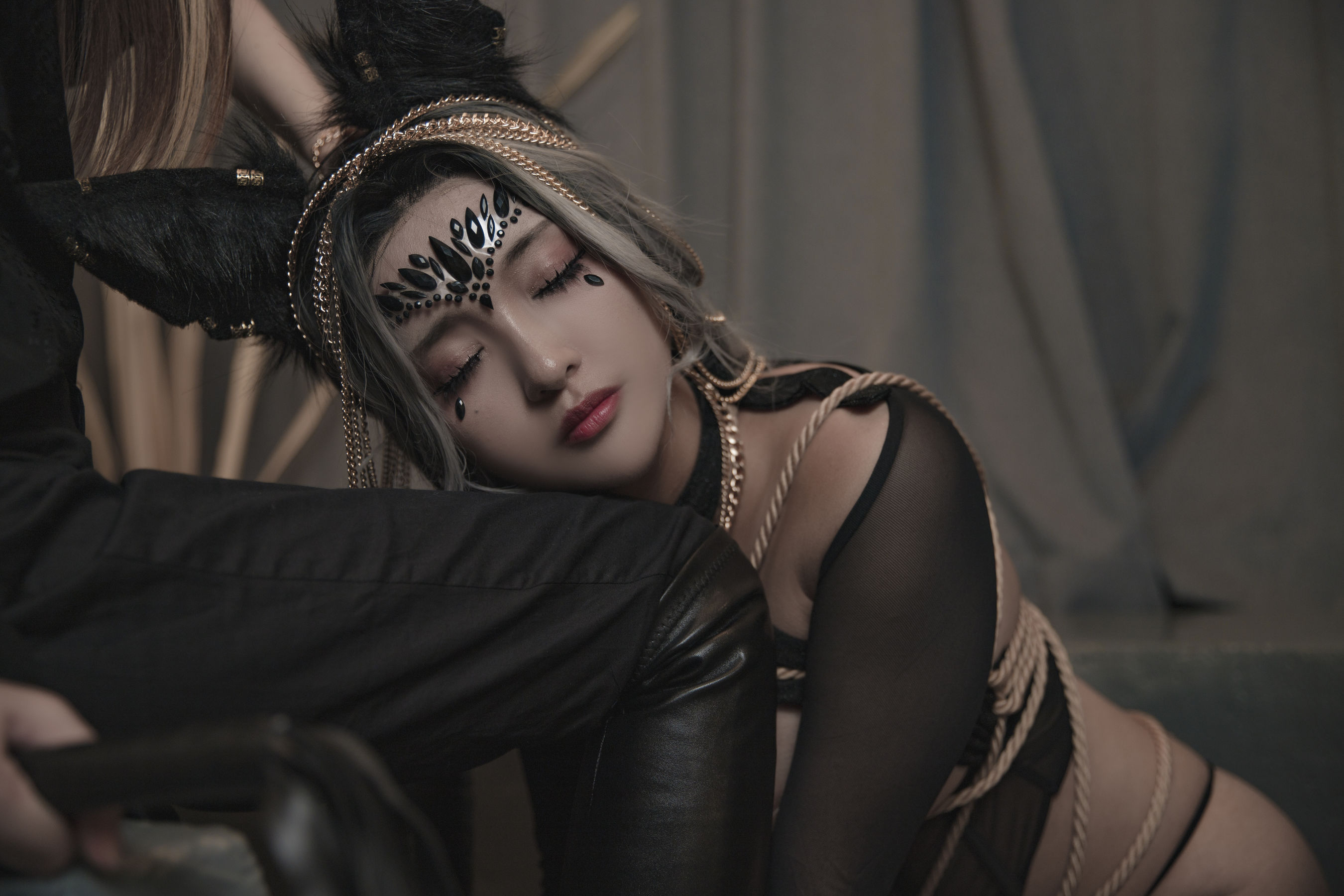 M940-[福利COS] 动漫博主洛璃LoLiSAMA - 狼少女 狼女的调教 网红COS-第98张