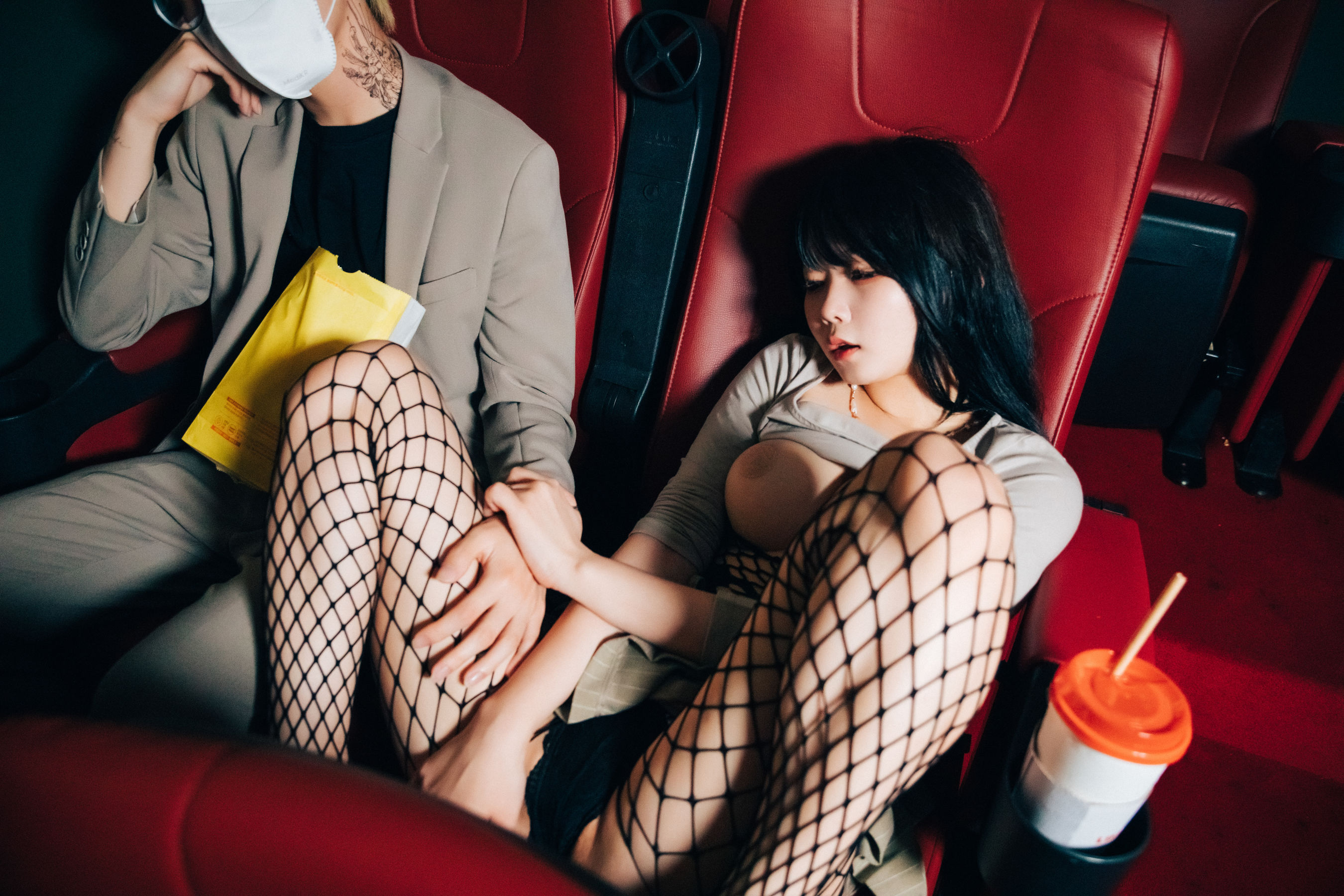 [LOOZY] Zia – xxx in the theater S.Ver 日韩美图-第61张