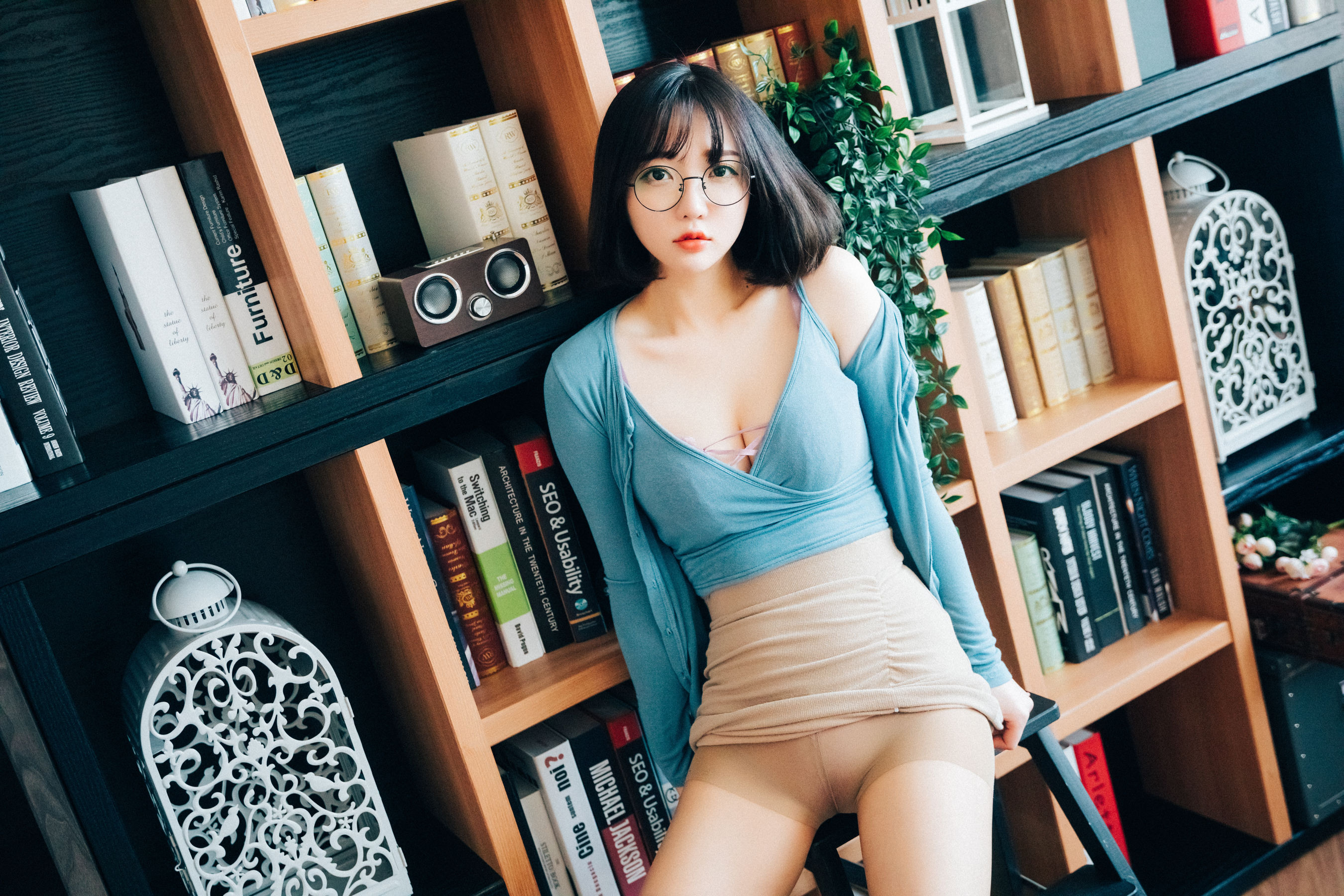 [LOOZY] Yeeun – Librarian Girl 日韩美图-第1张