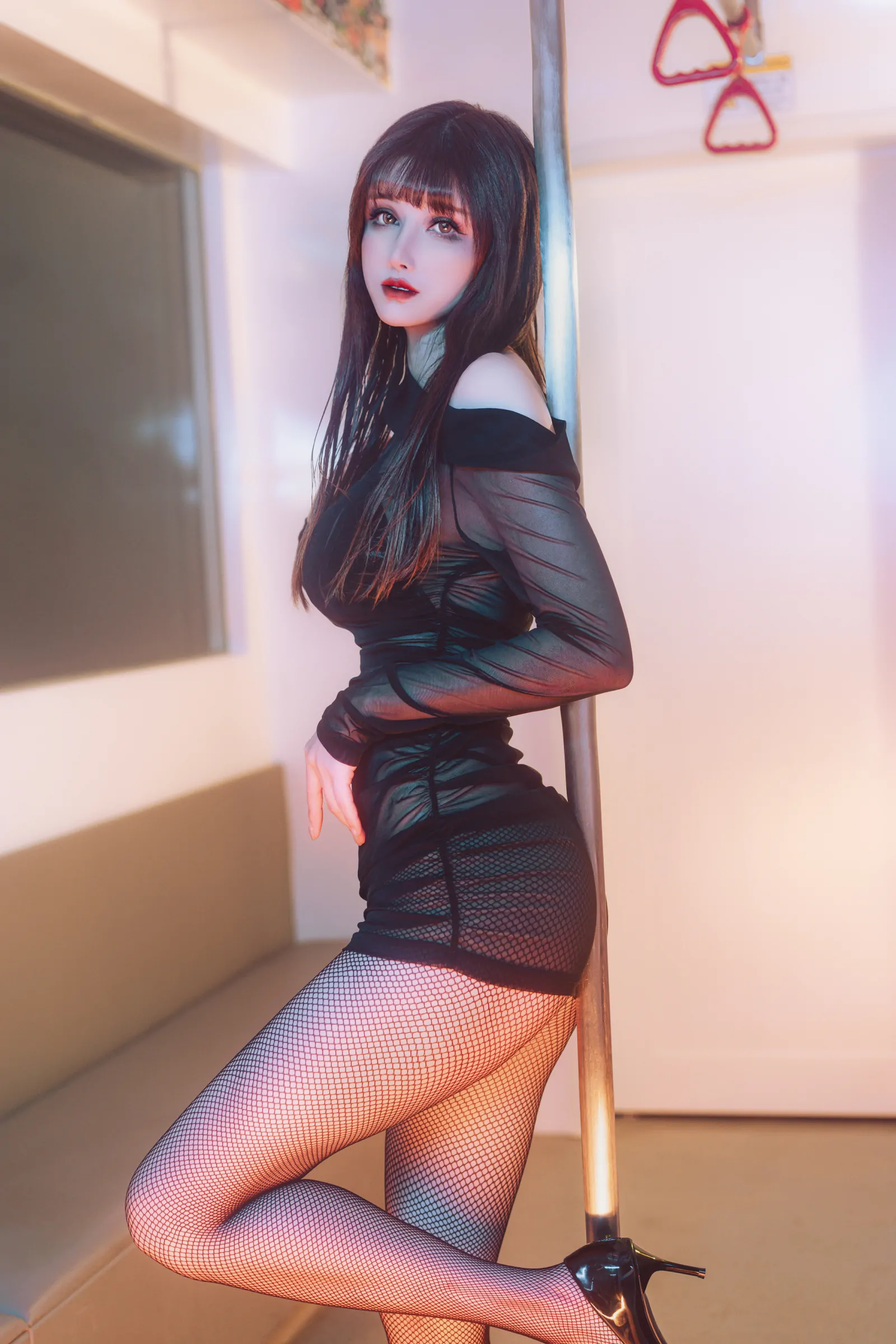 鹿八岁baby  地铁の调教 Cosplay-第2张