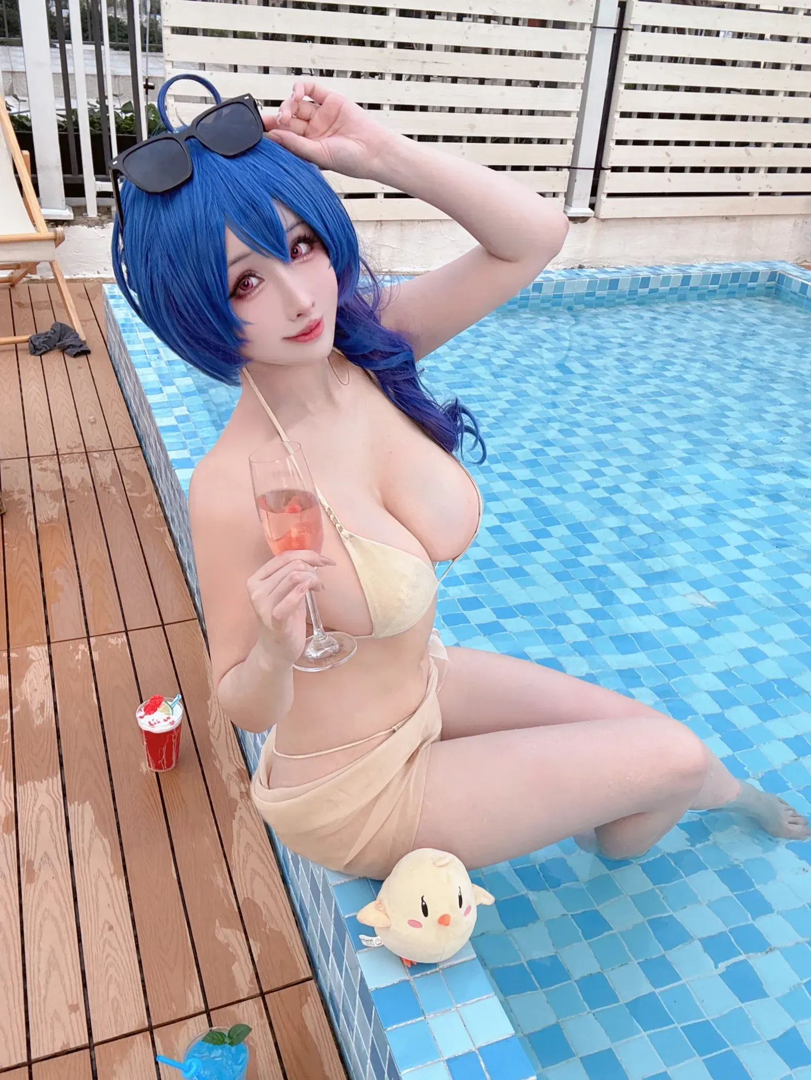 rioko凉凉子 – 圣路易斯 香槟色比基尼 Cosplay-第28张