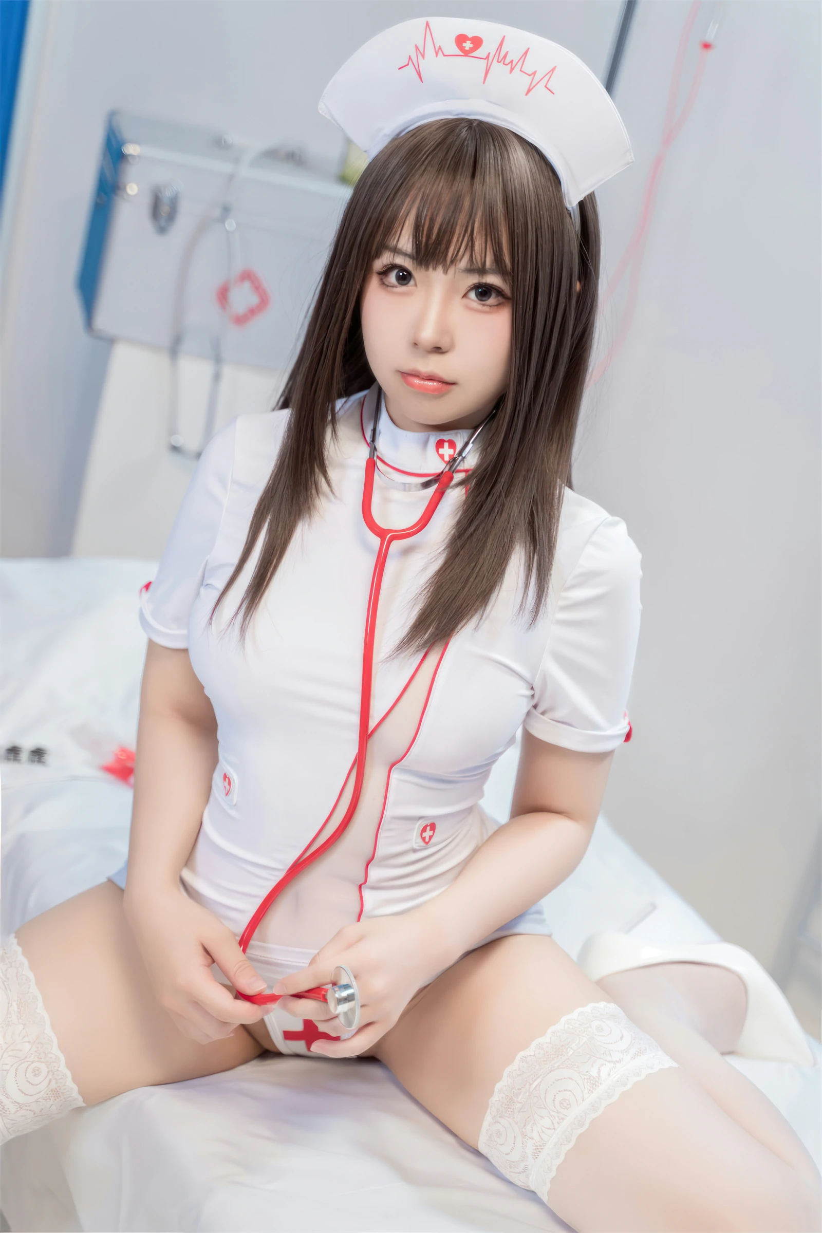 虎森森 – 触白护士 Cosplay-第10张