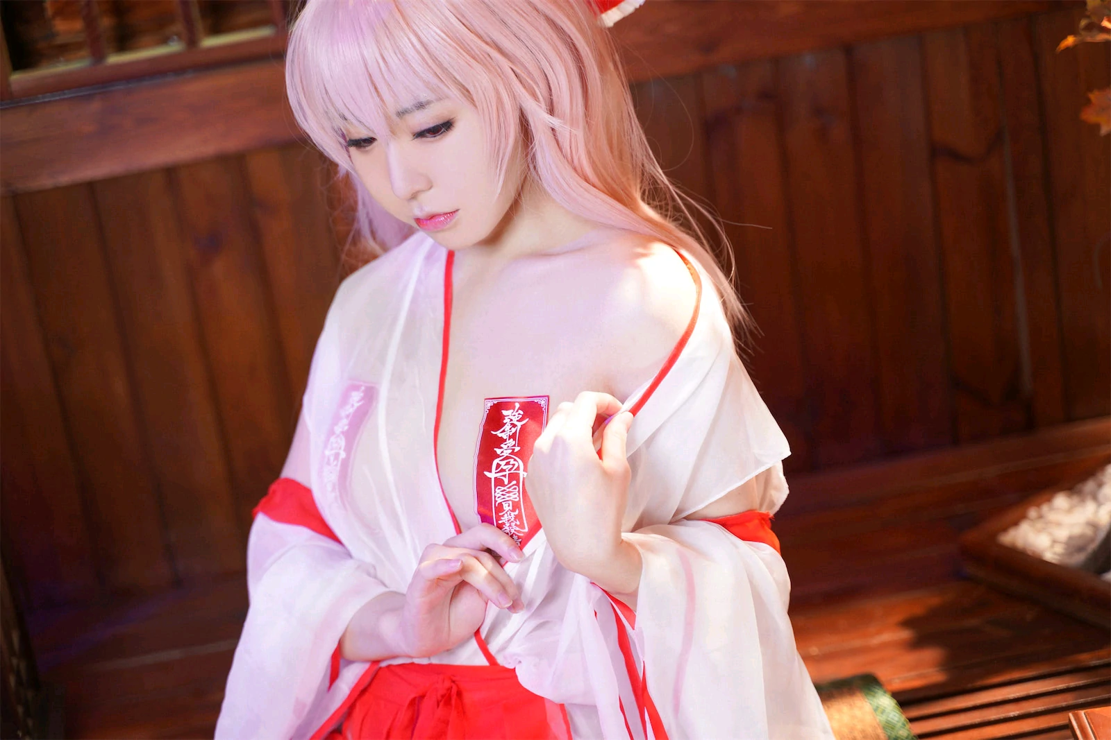 虎森森 – 巫女 Cosplay-第2张