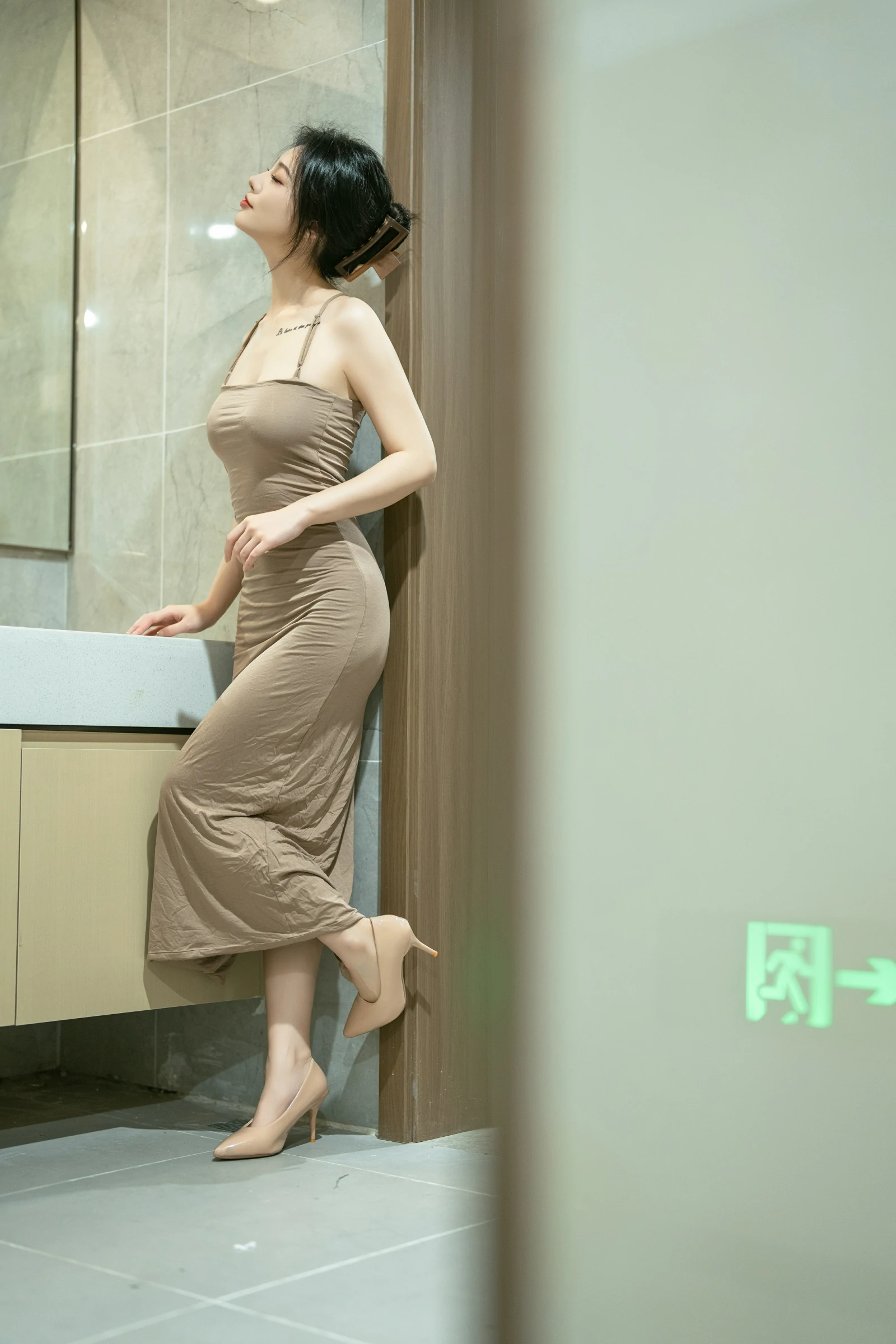 桃良阿宅 – 吊带裙 (公共厕所) Cosplay-第5张