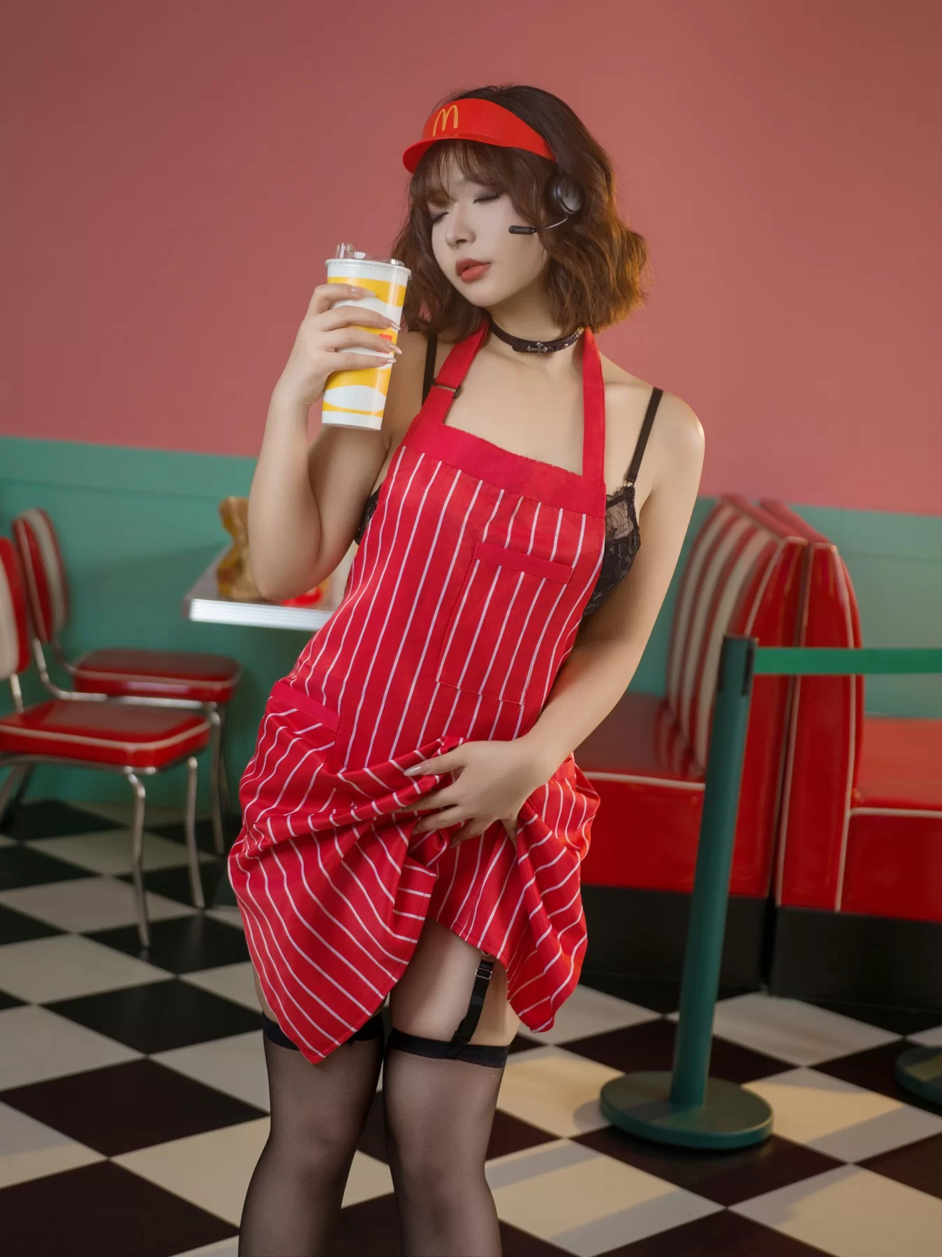 yuuhui玉汇 – 麦当劳的女服务员 Cosplay-第3张