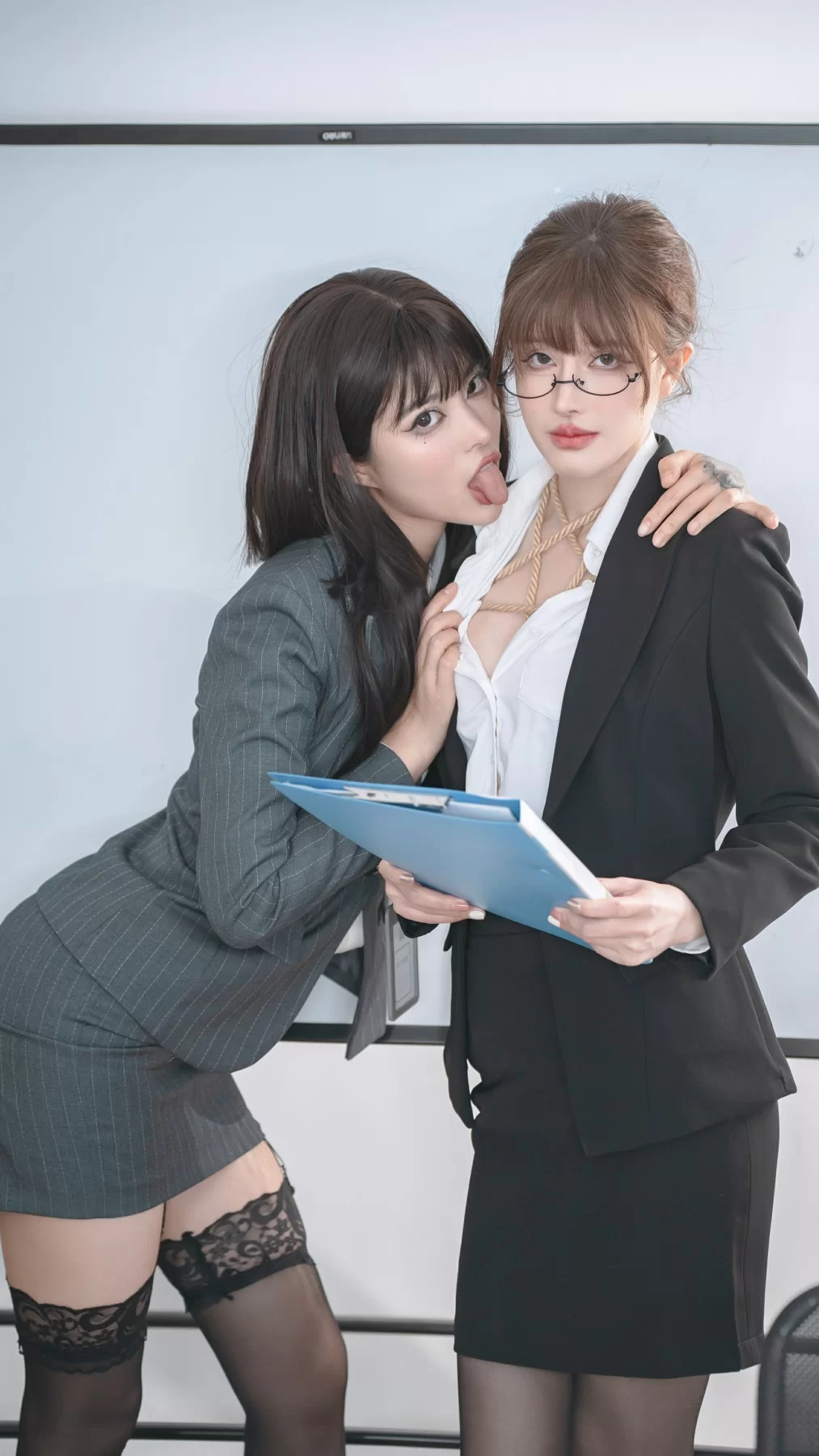 鹿八岁 – 女上司和女下属 Cosplay-第13张