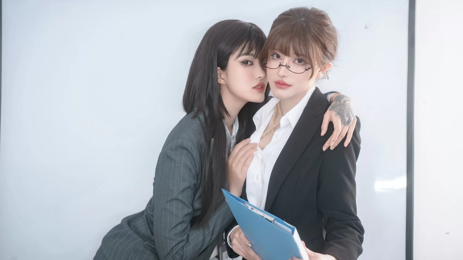 鹿八岁 – 女上司和女下属 Cosplay-第14张