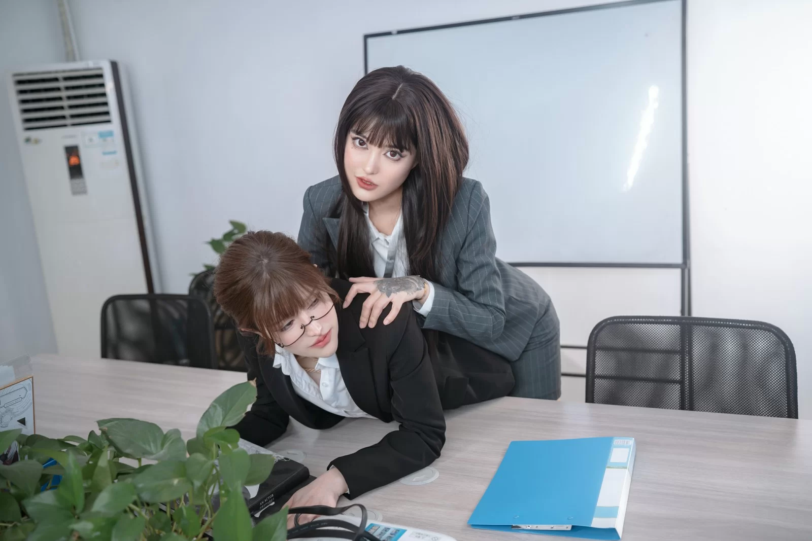 鹿八岁 – 女上司和女下属 Cosplay-第19张