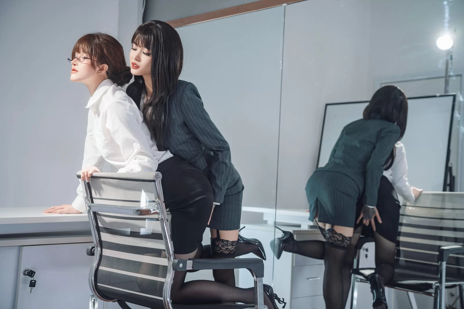鹿八岁 – 女上司和女下属 Cosplay-第29张