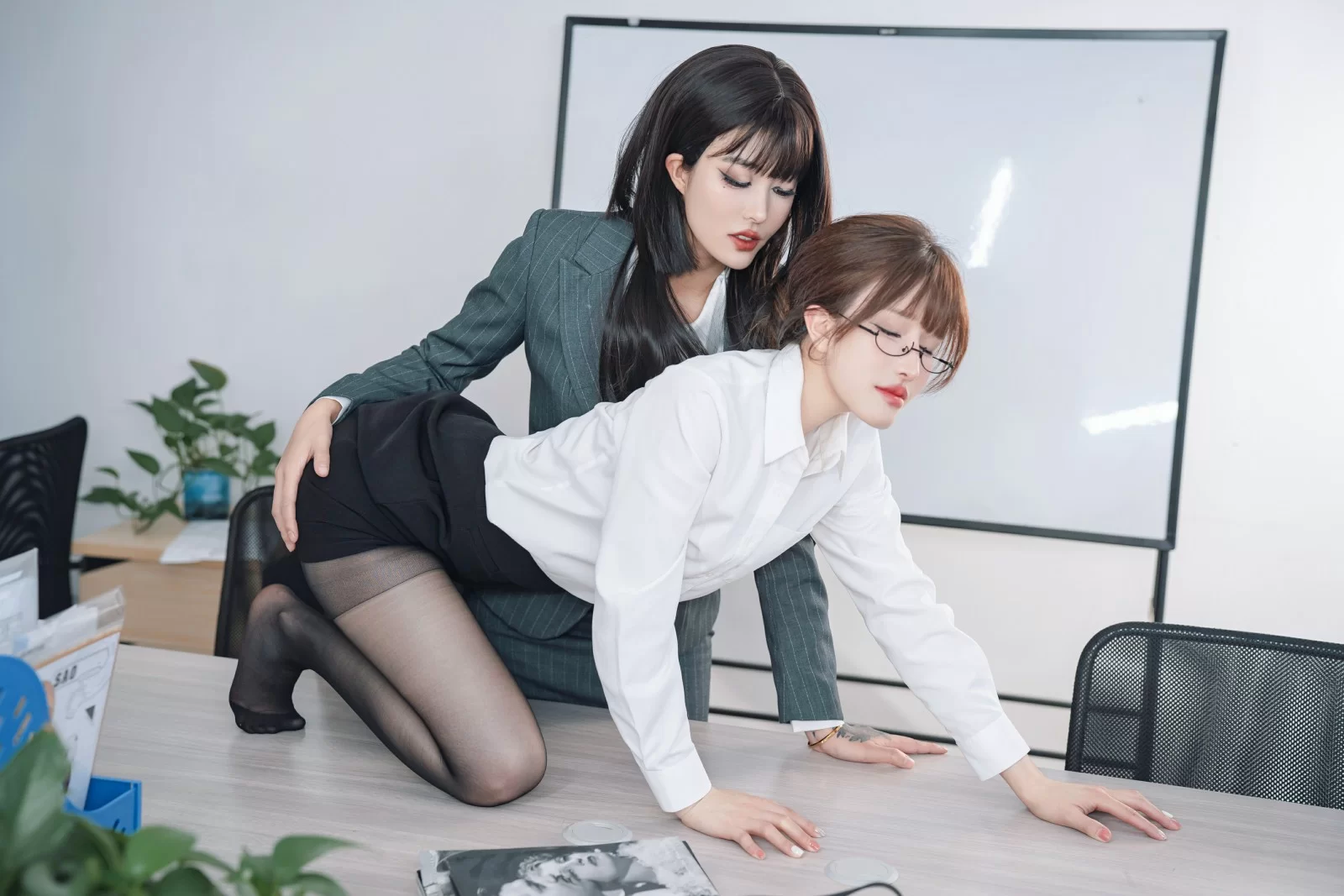 鹿八岁 – 女上司和女下属 Cosplay-第27张