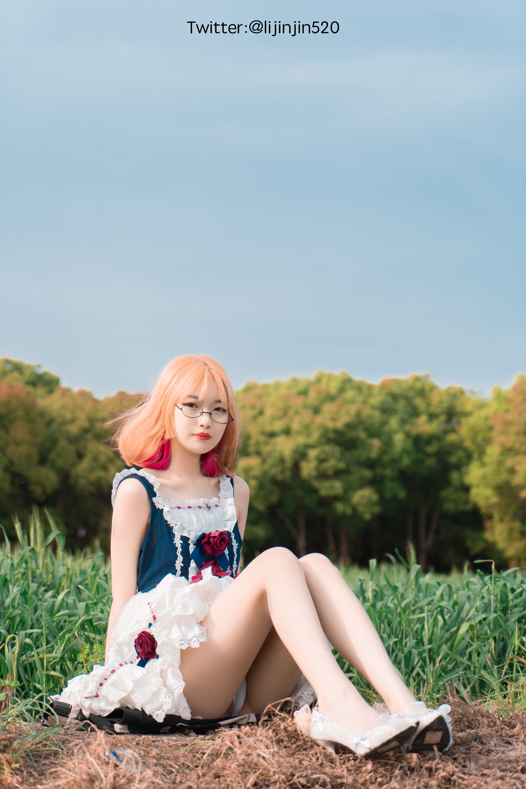 梨瑾瑾 – 户外LO裙 Cosplay-第1张