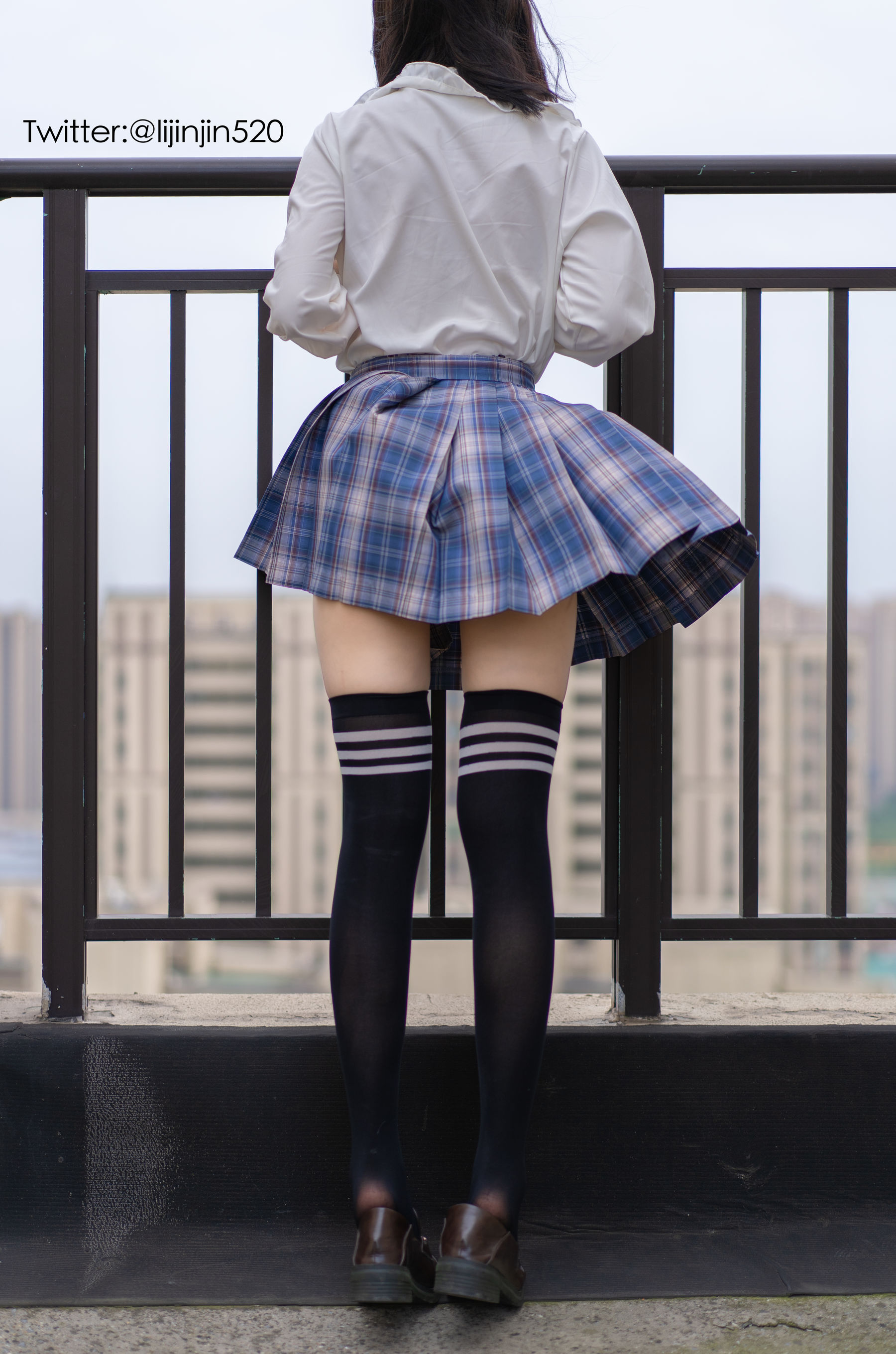 梨瑾瑾 – 户外JK Cosplay-第1张