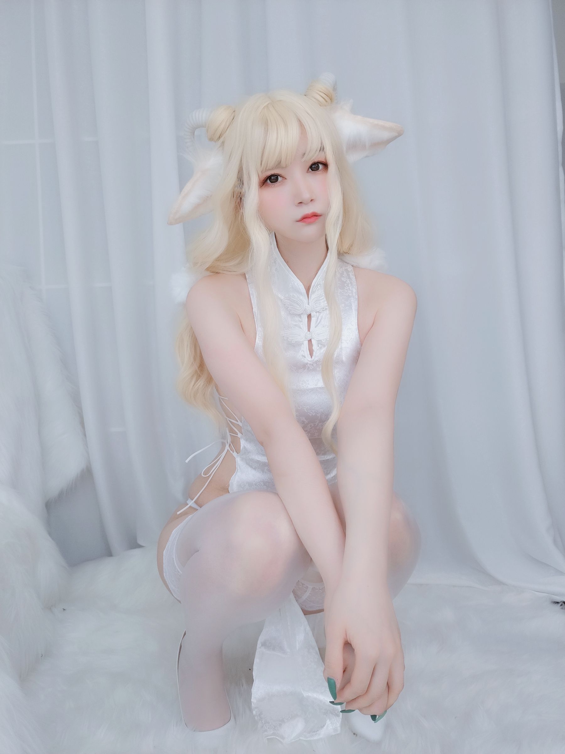 Coser小姐姐白银 – 白旗袍 Cosplay-第31张