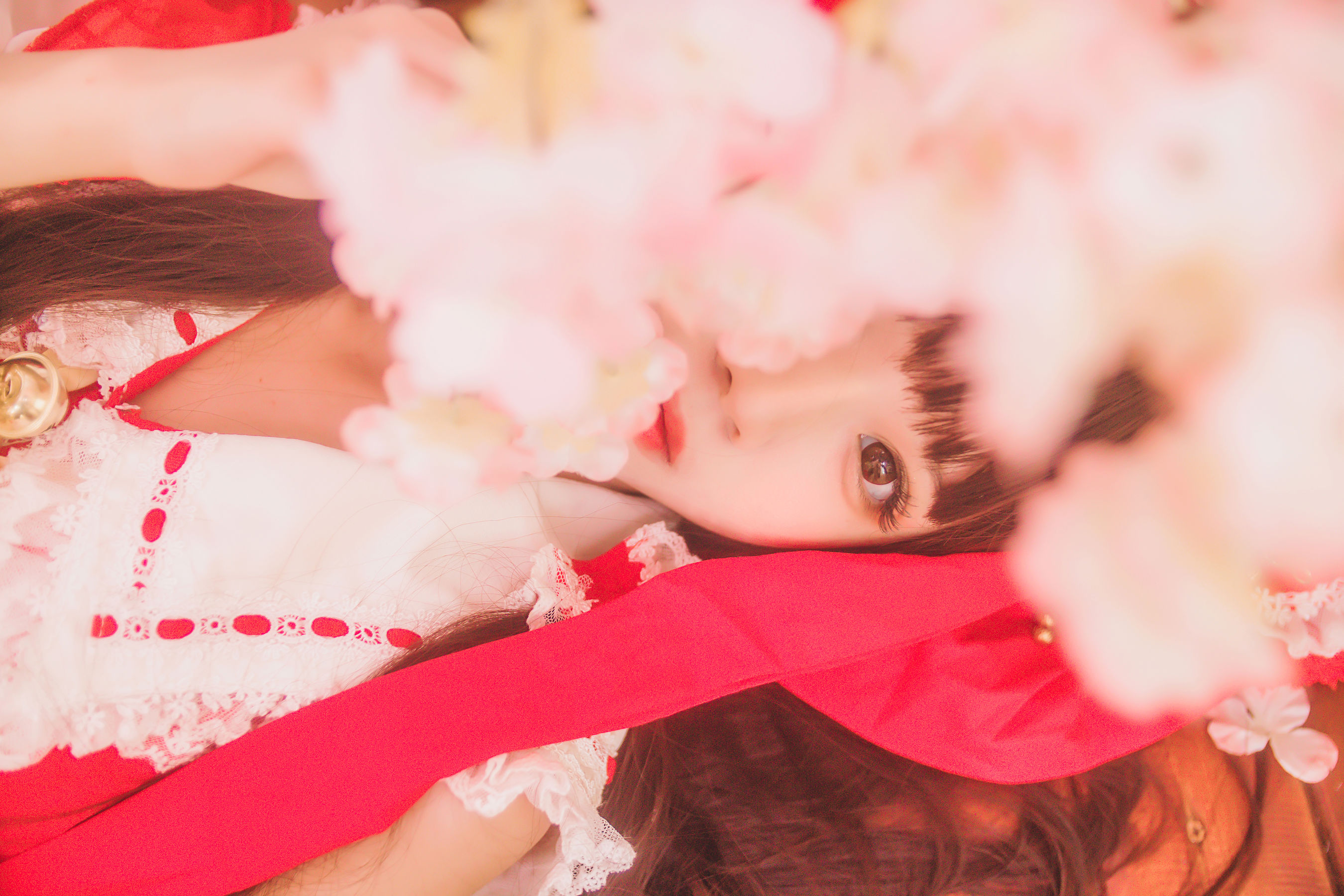 [萝莉COS] 桜桃喵《灵梦 新年快乐》 Cosplay-第15张