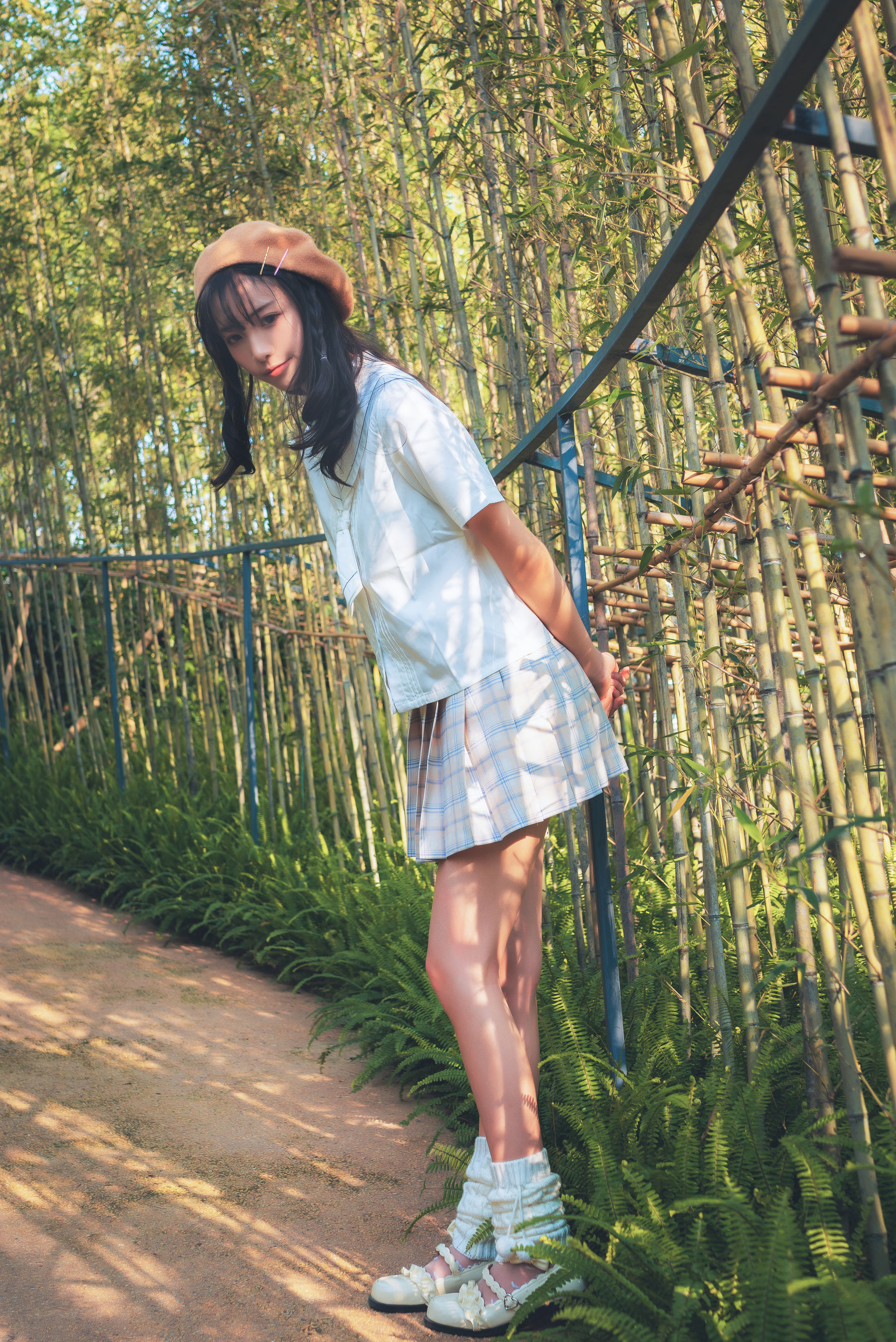 清纯妹子西瓜 白云森林 Cosplay-第1张