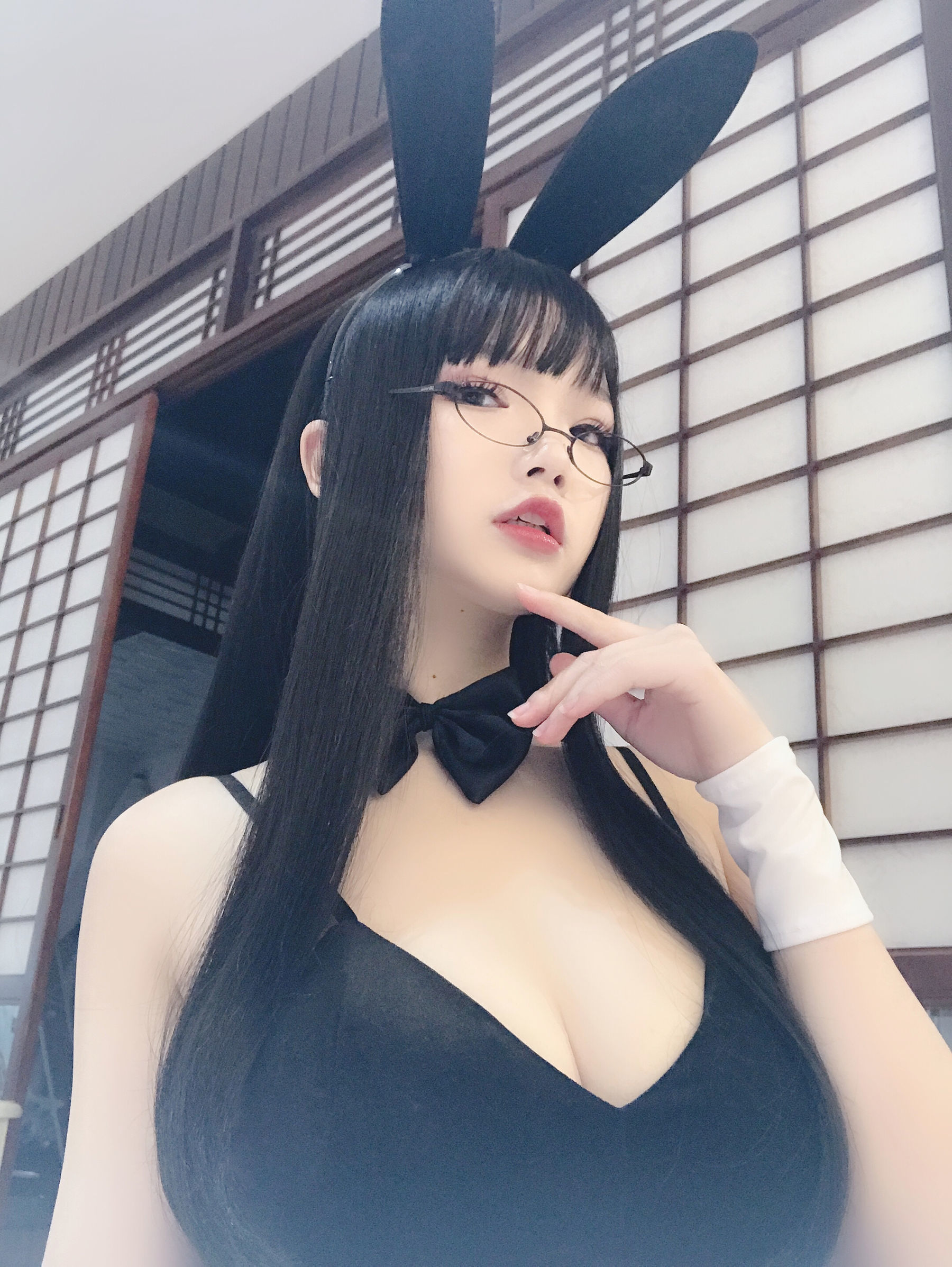 动漫博主雪晴Astra 眼镜兔子扮演 Cosplay-第1张