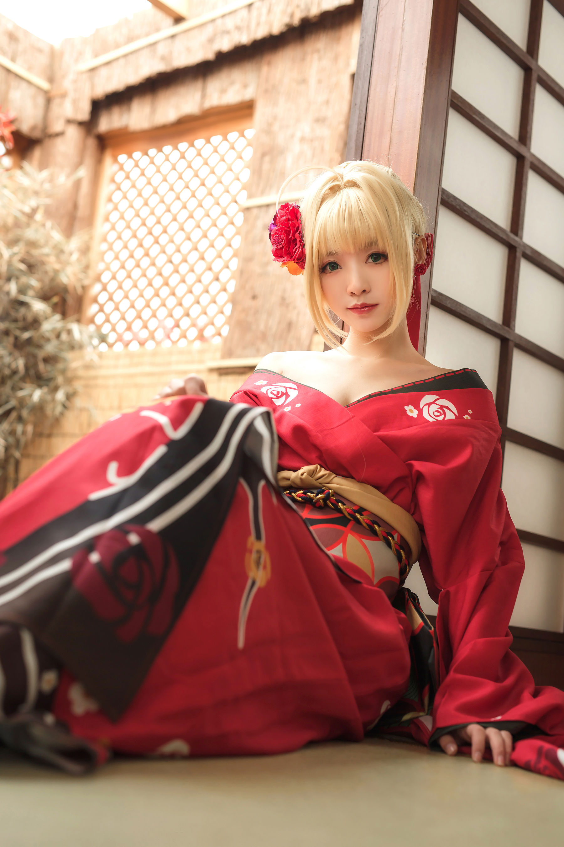 动漫博主大大卷卷小卷 – 参见女王陛下 Cosplay-第1张